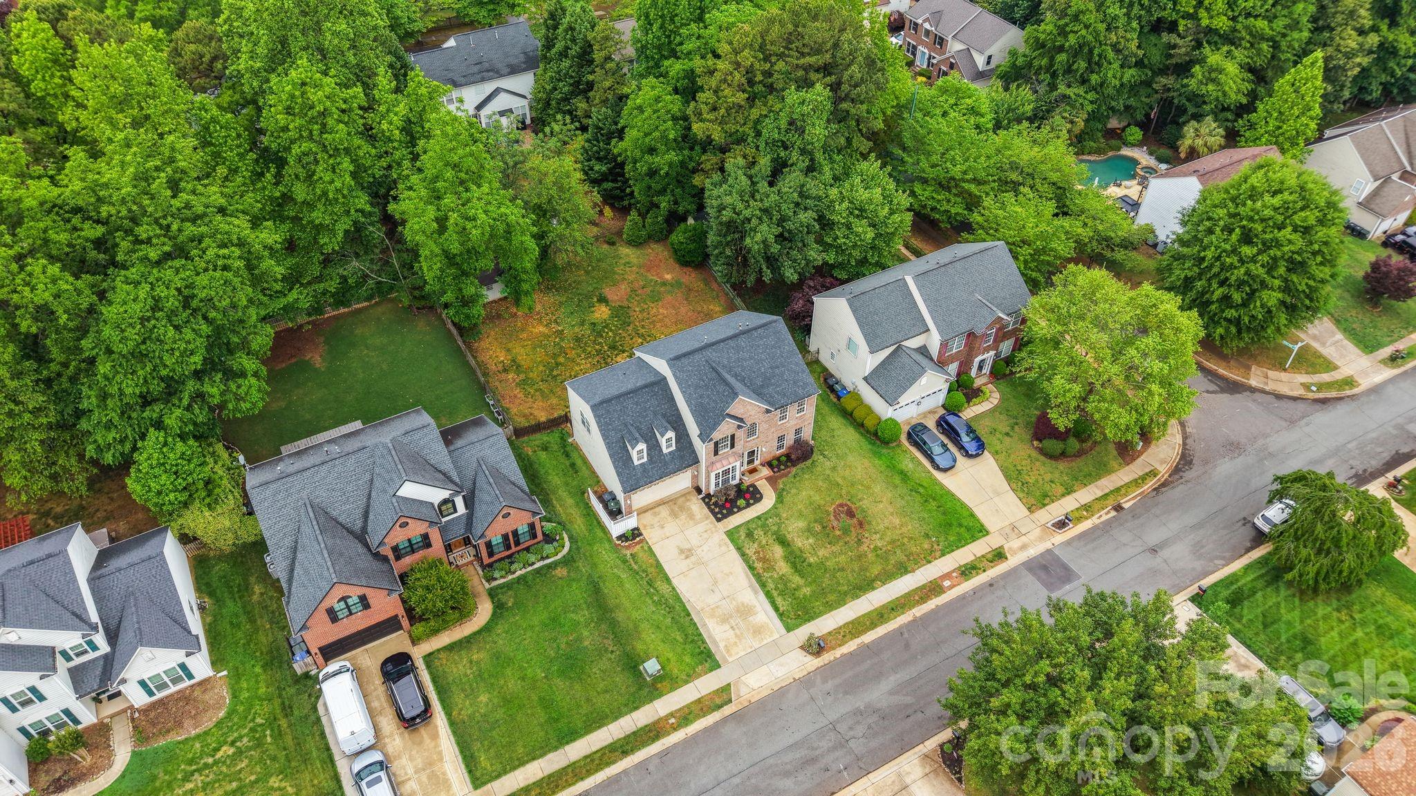 15816 Gathering Oaks Drive — Huntersville