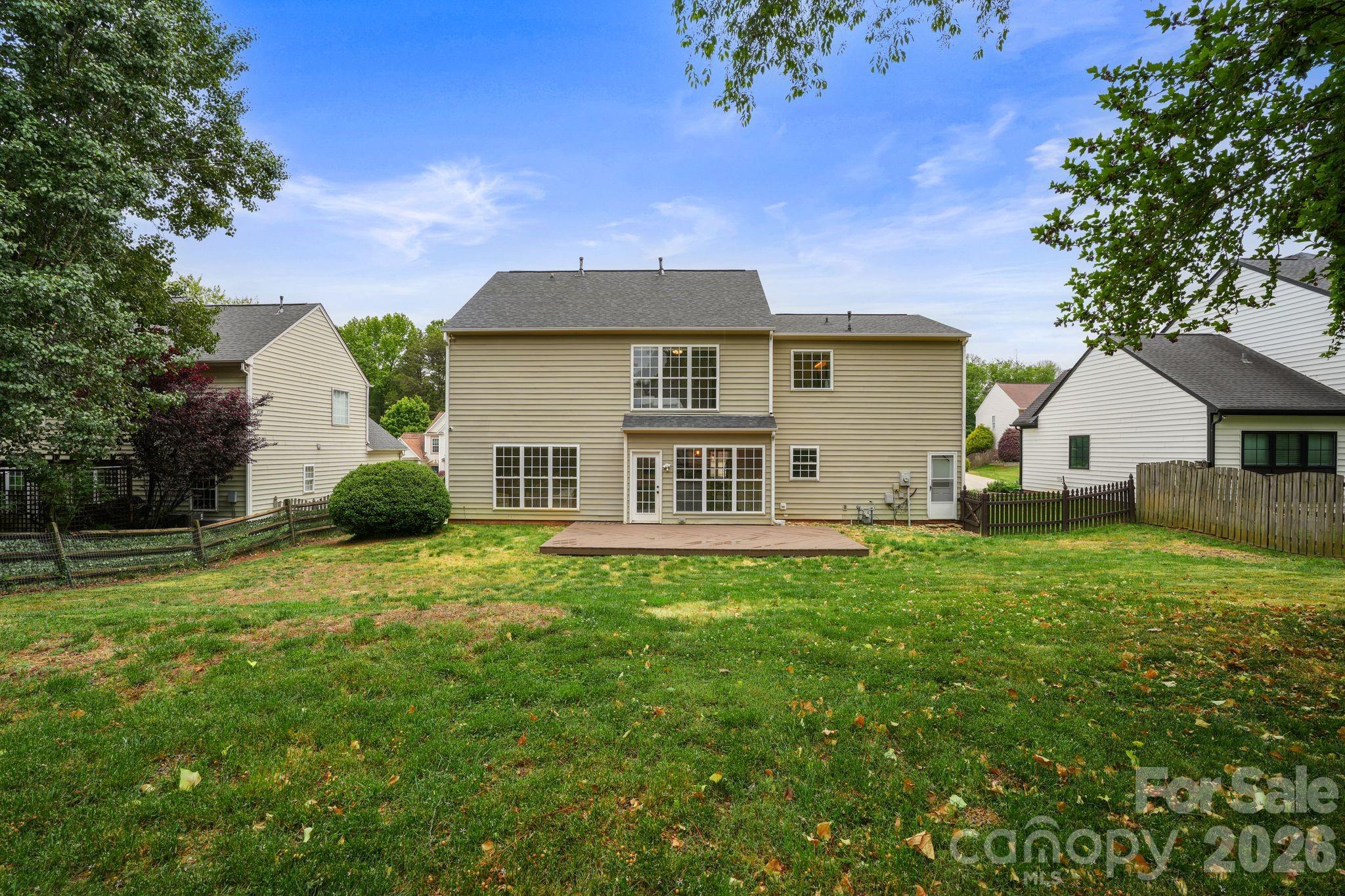 15816 Gathering Oaks Drive — Huntersville