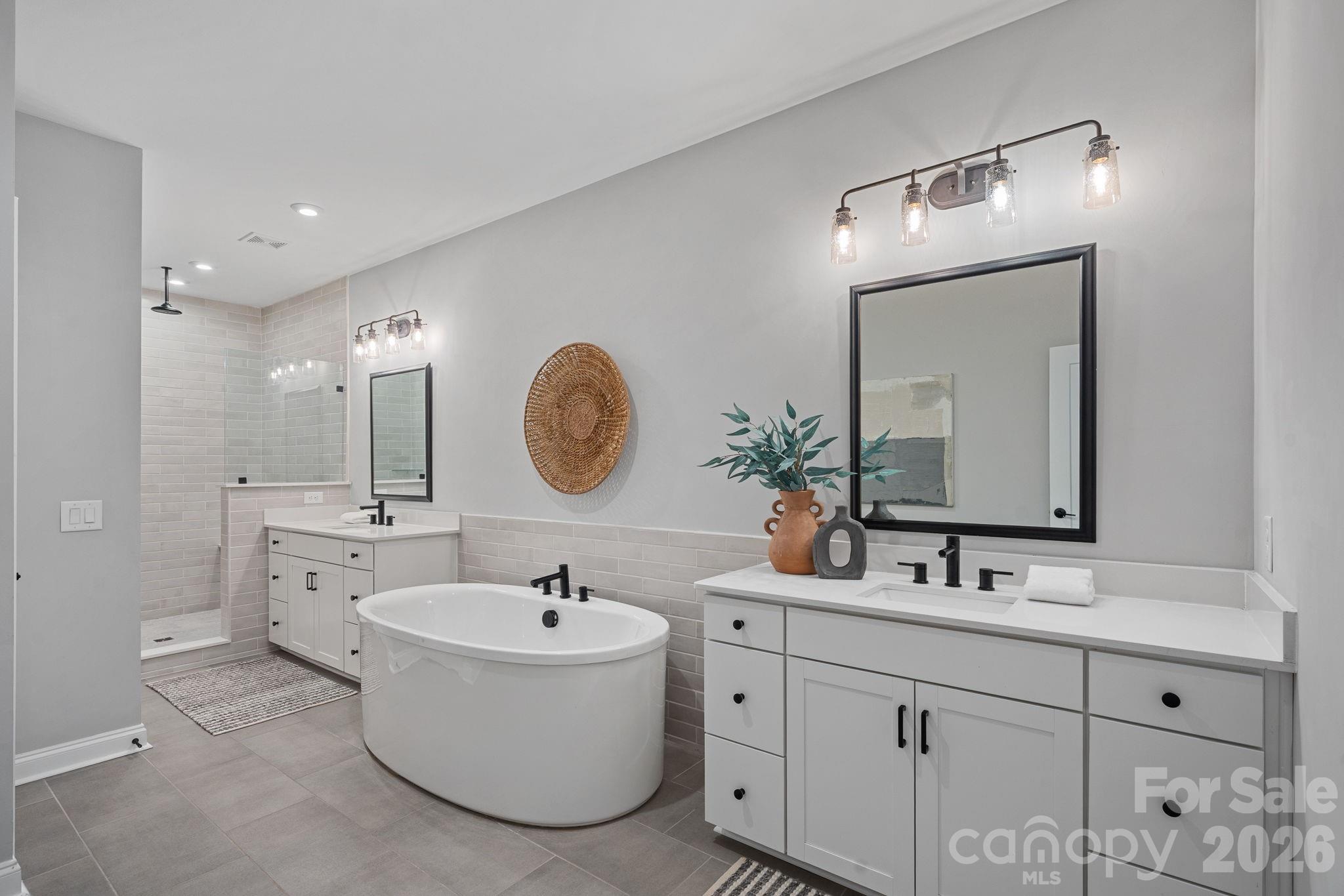 2543 Deacon Avenue — Charlotte