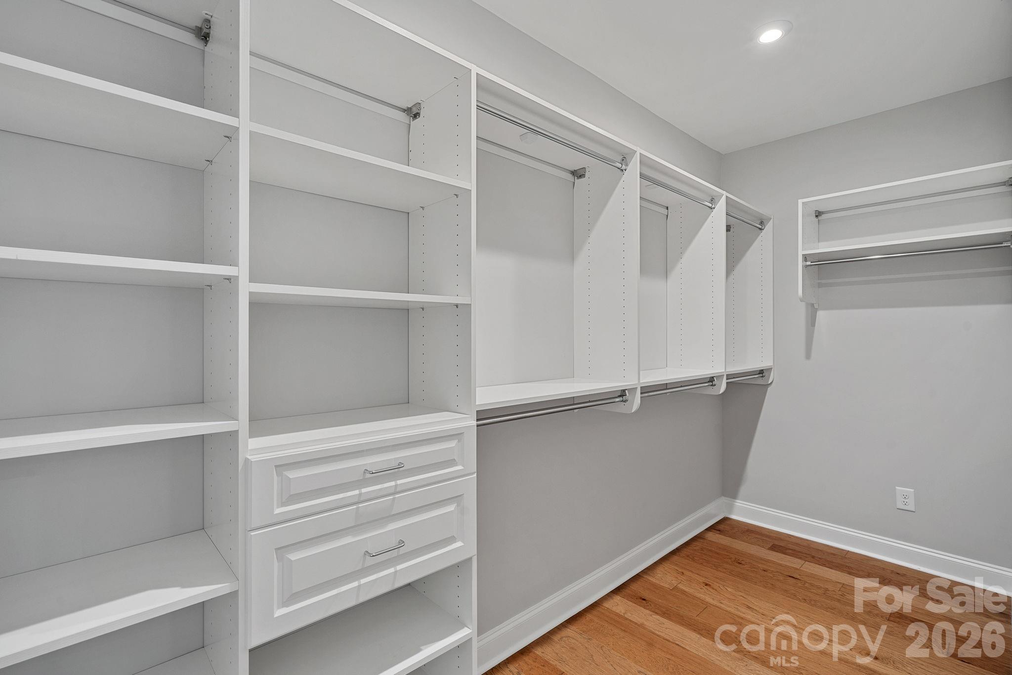 2543 Deacon Avenue — Charlotte