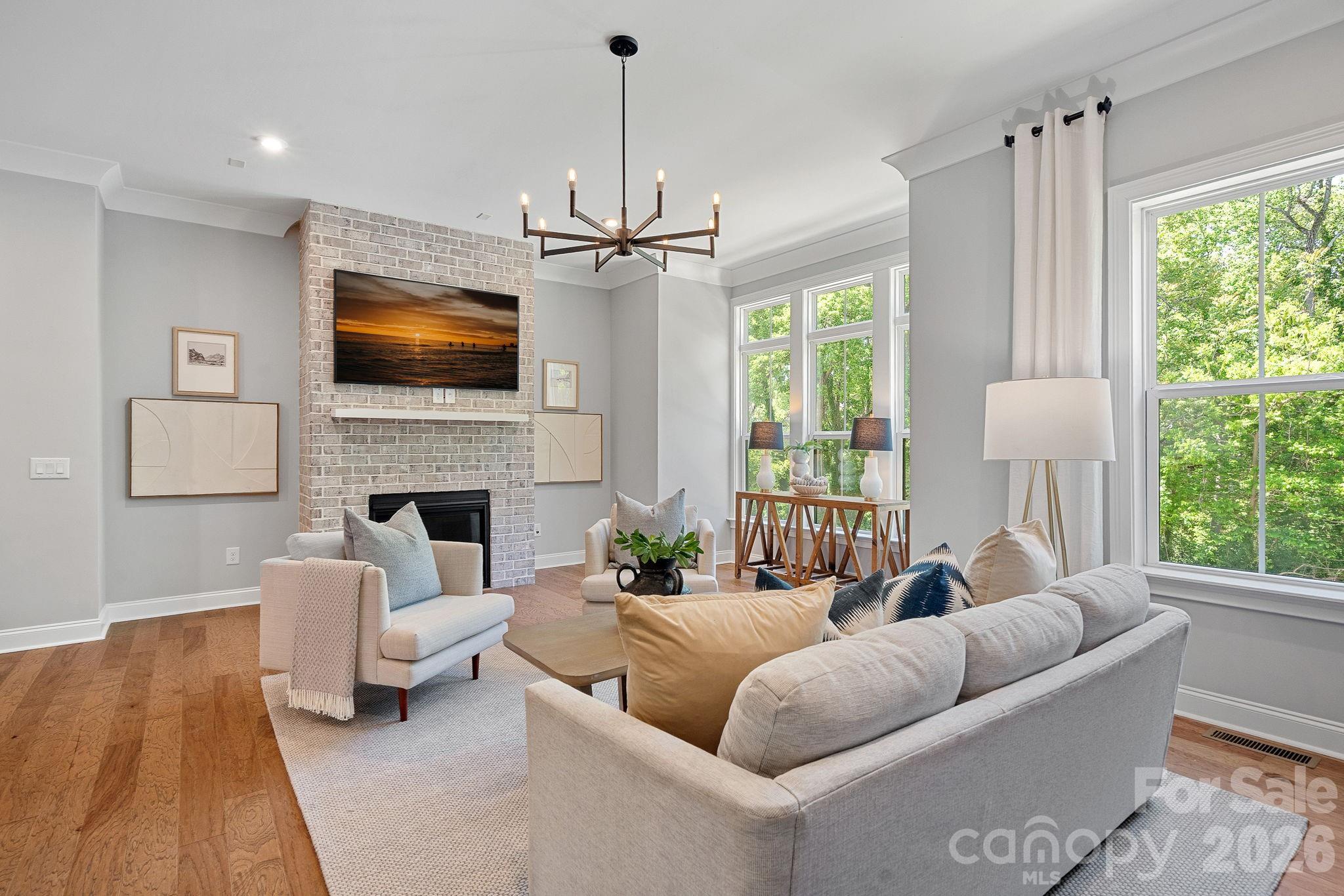 2543 Deacon Avenue — Charlotte