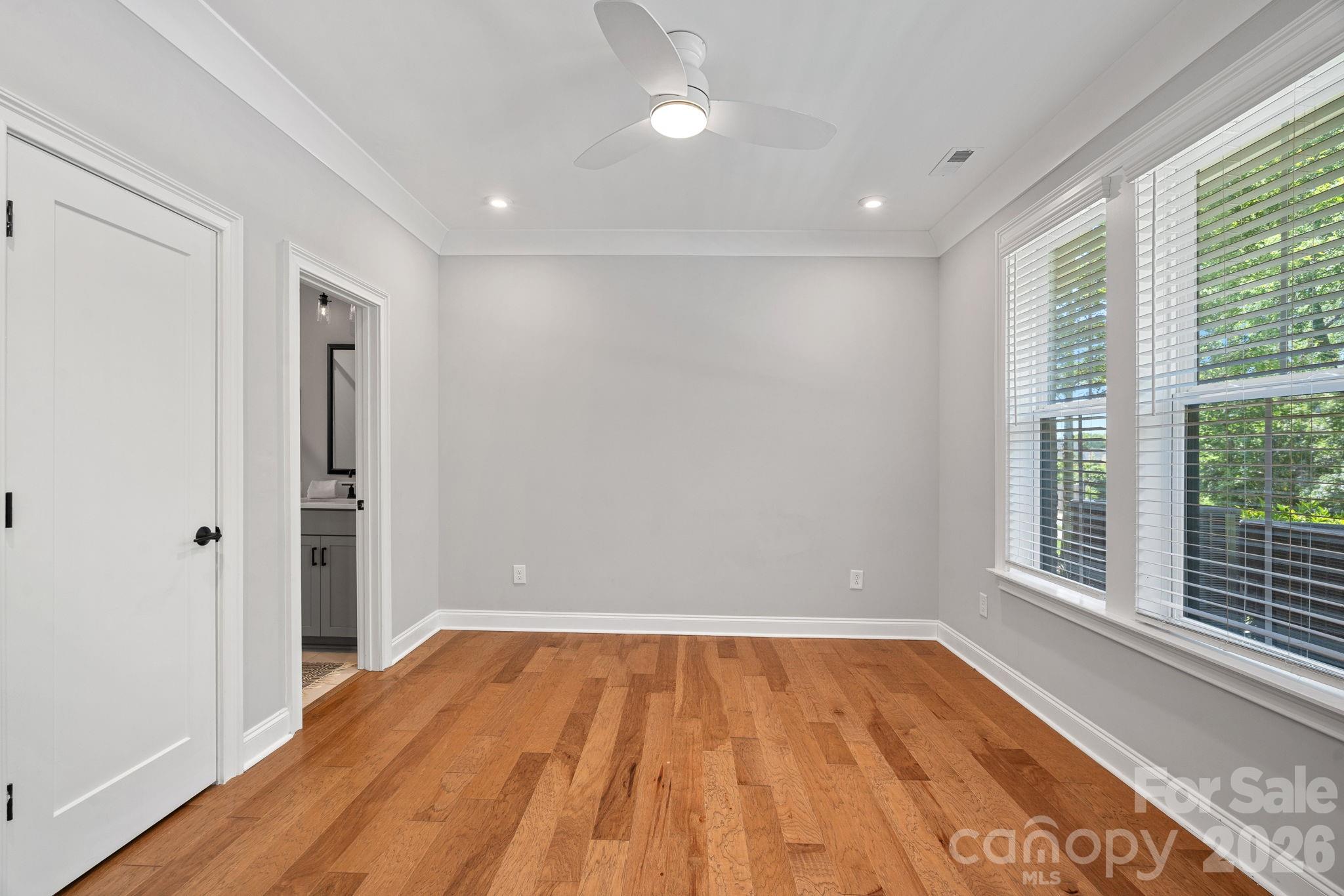2543 Deacon Avenue — Charlotte