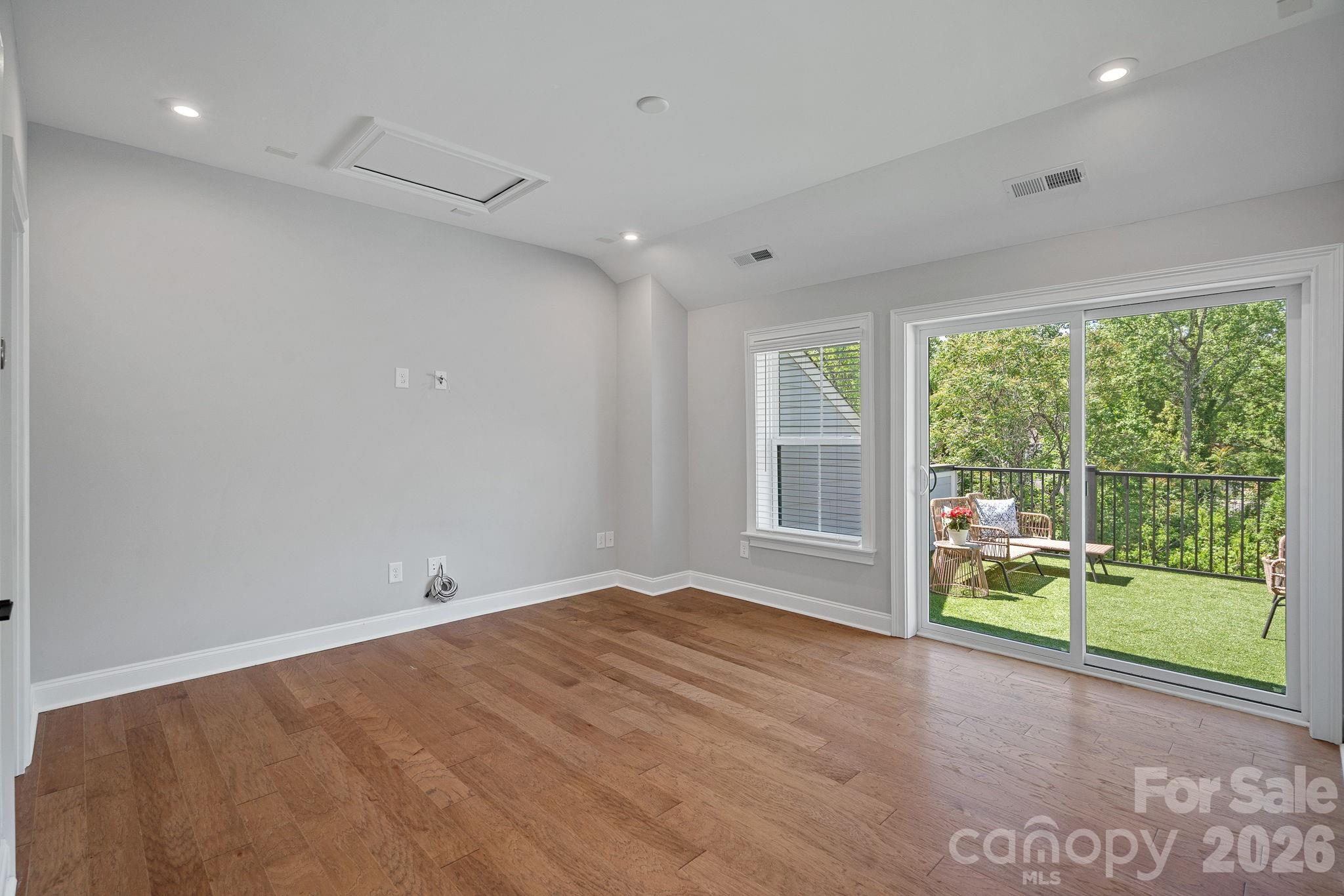 2543 Deacon Avenue — Charlotte
