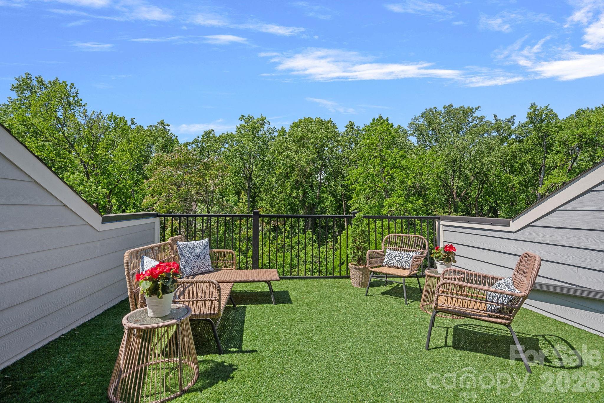 2543 Deacon Avenue — Charlotte