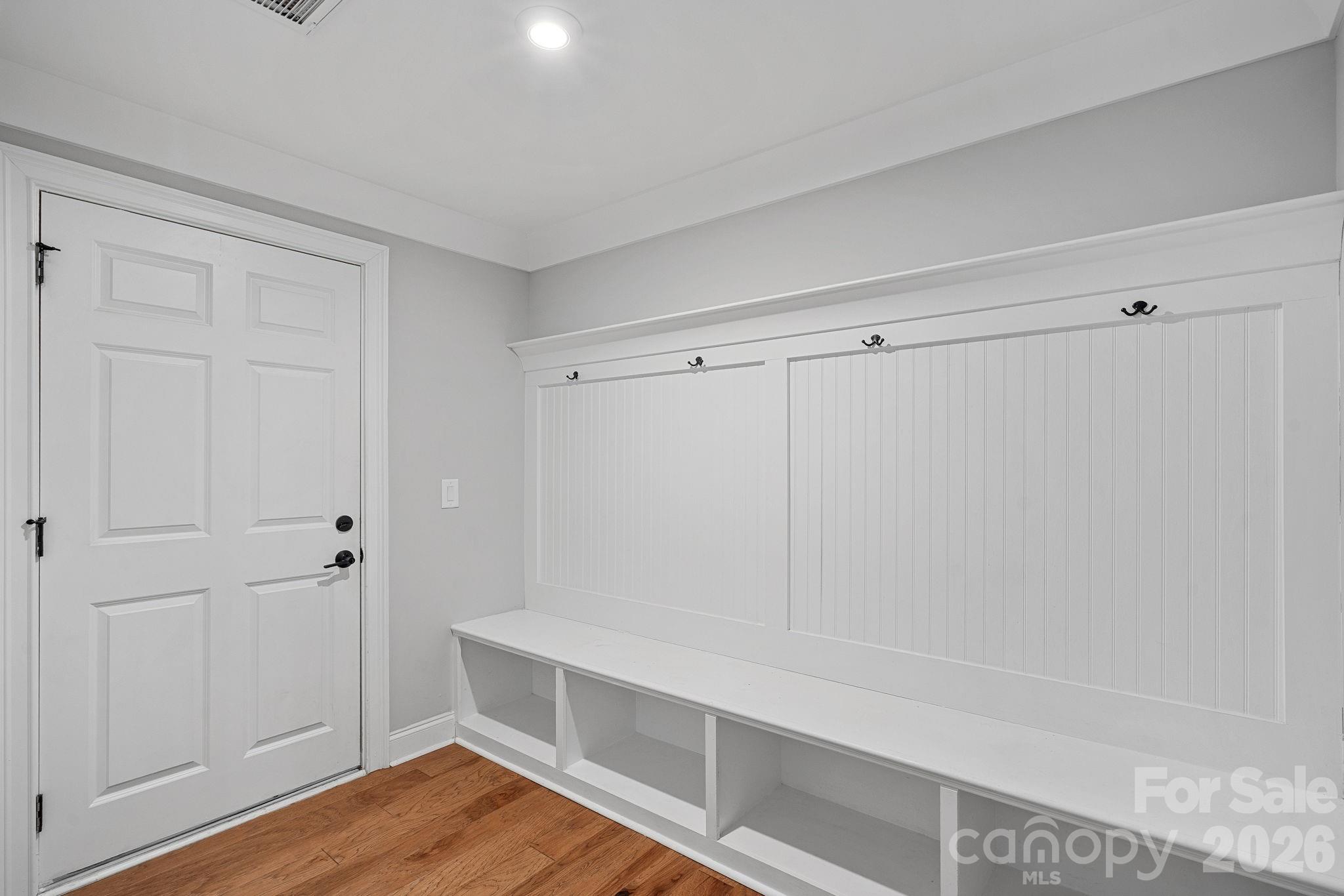 2543 Deacon Avenue — Charlotte