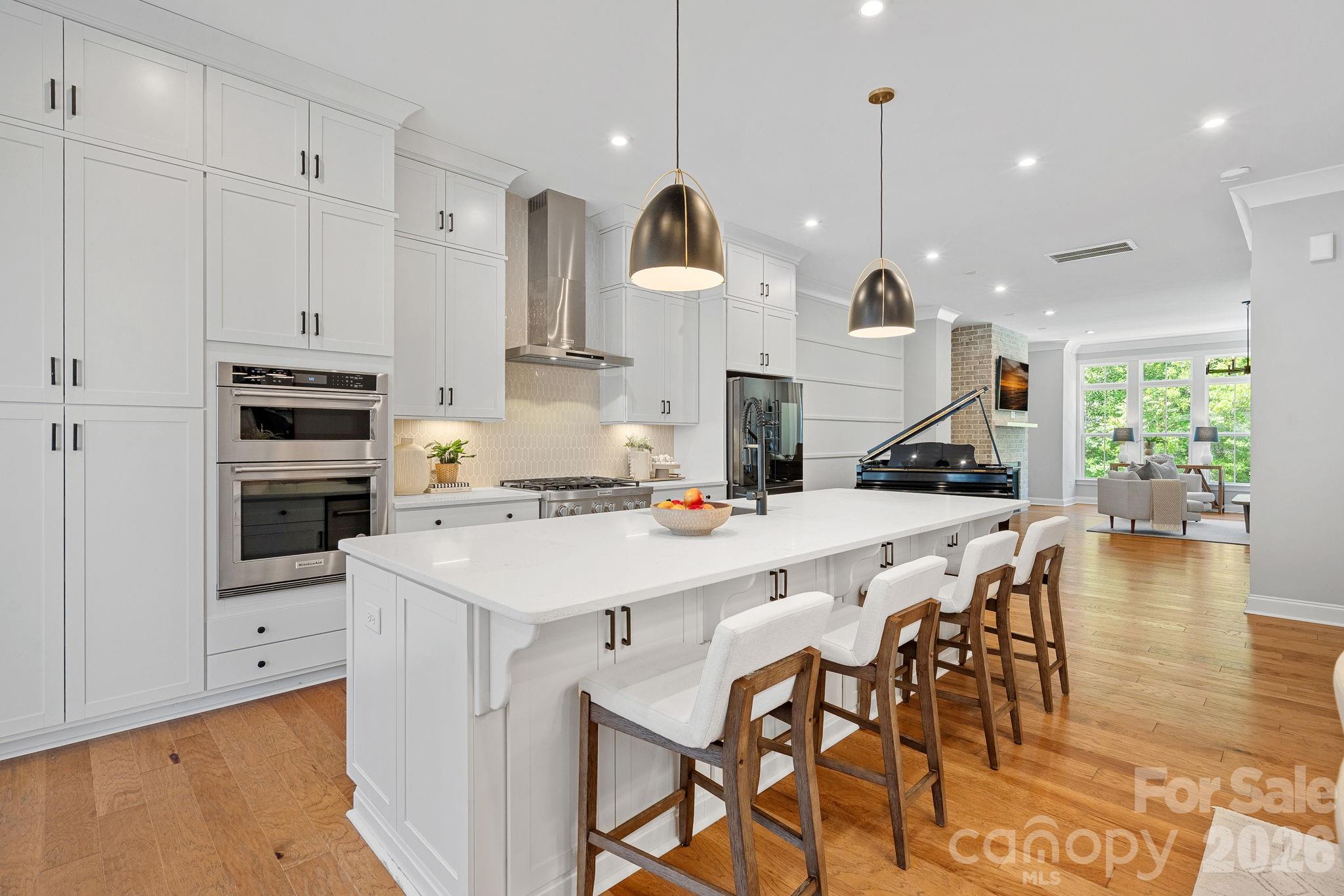 2543 Deacon Avenue — Charlotte
