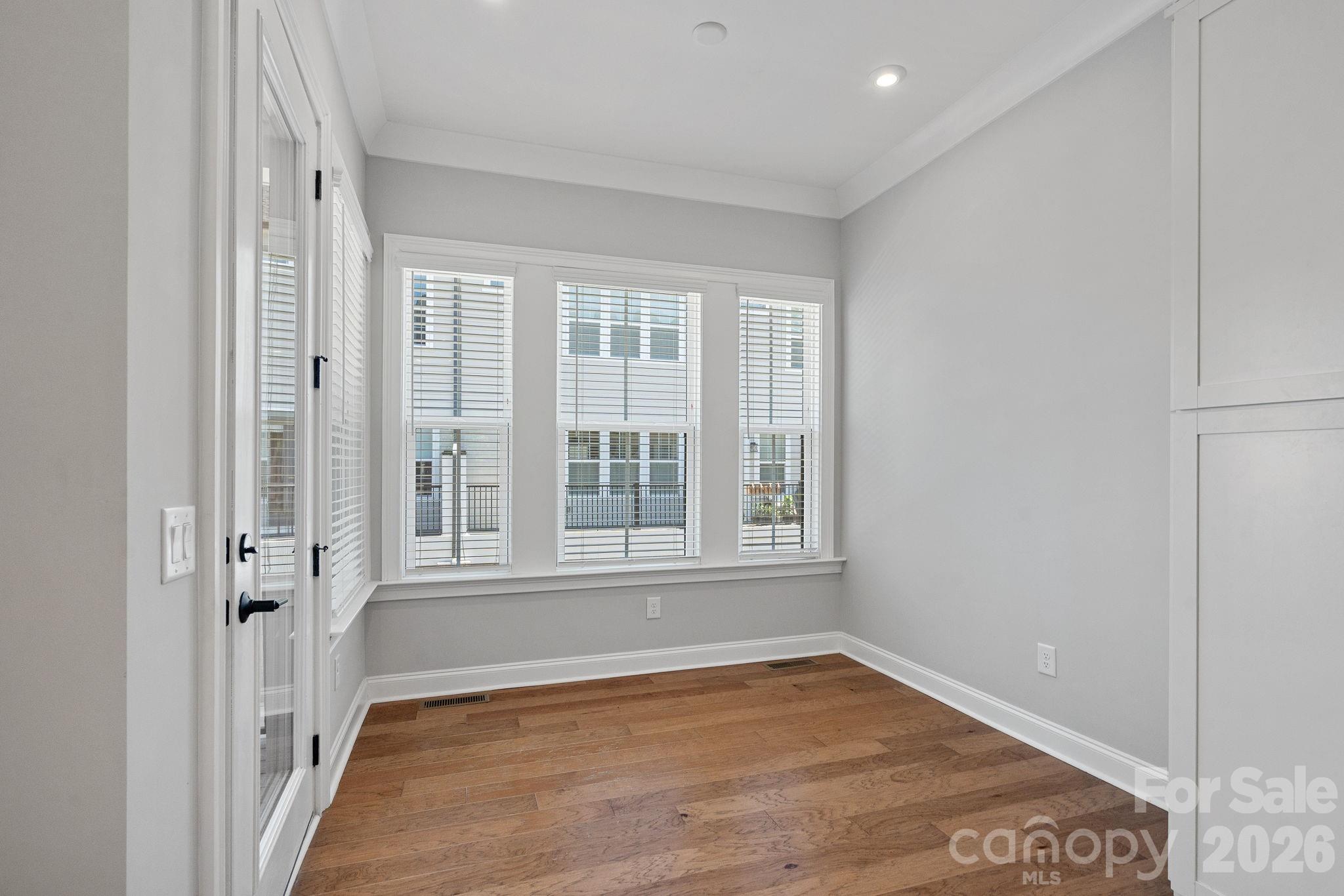 2543 Deacon Avenue — Charlotte