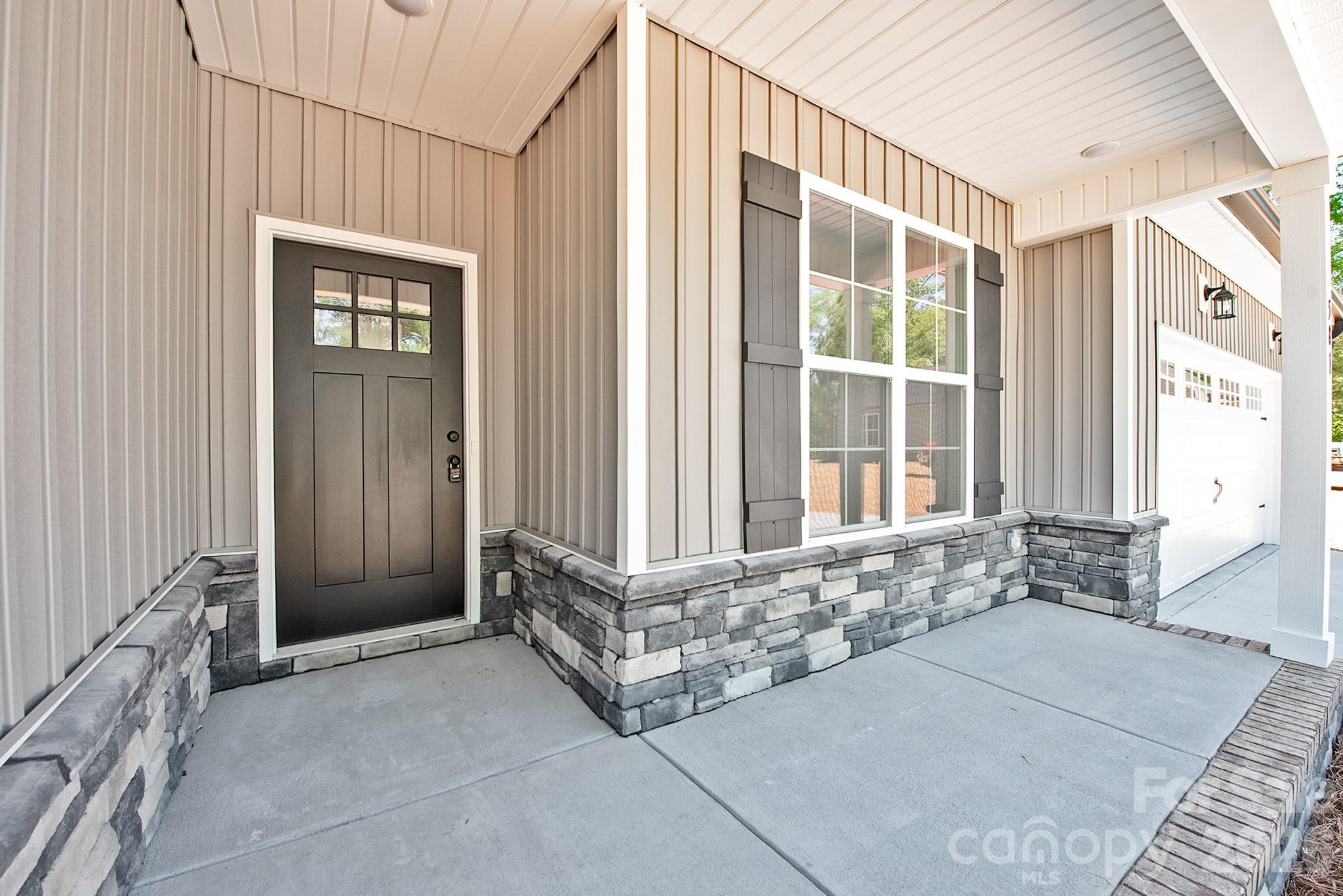 581 Goldmoor Drive NE — Concord
