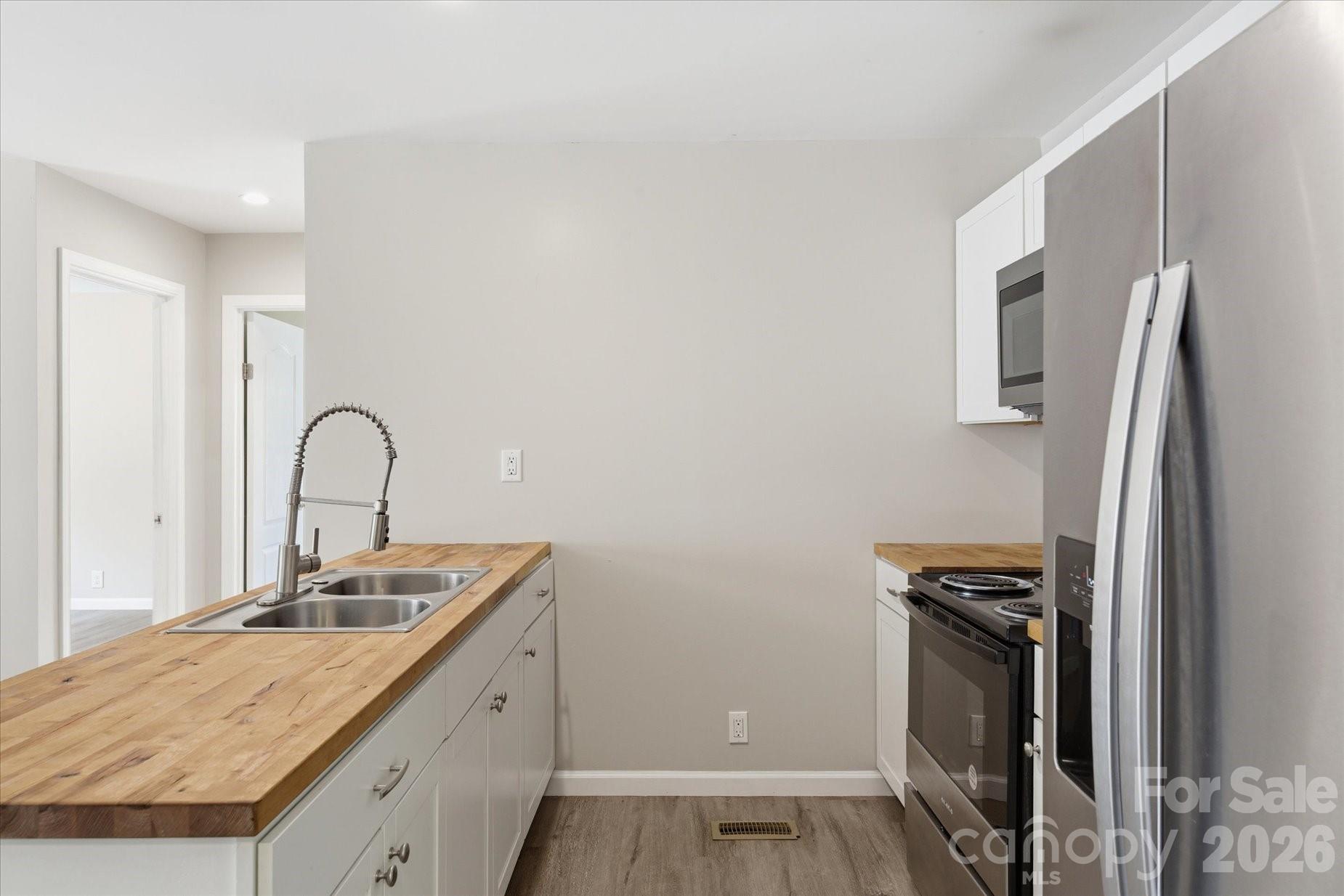 106 Central Avenue — Swannanoa