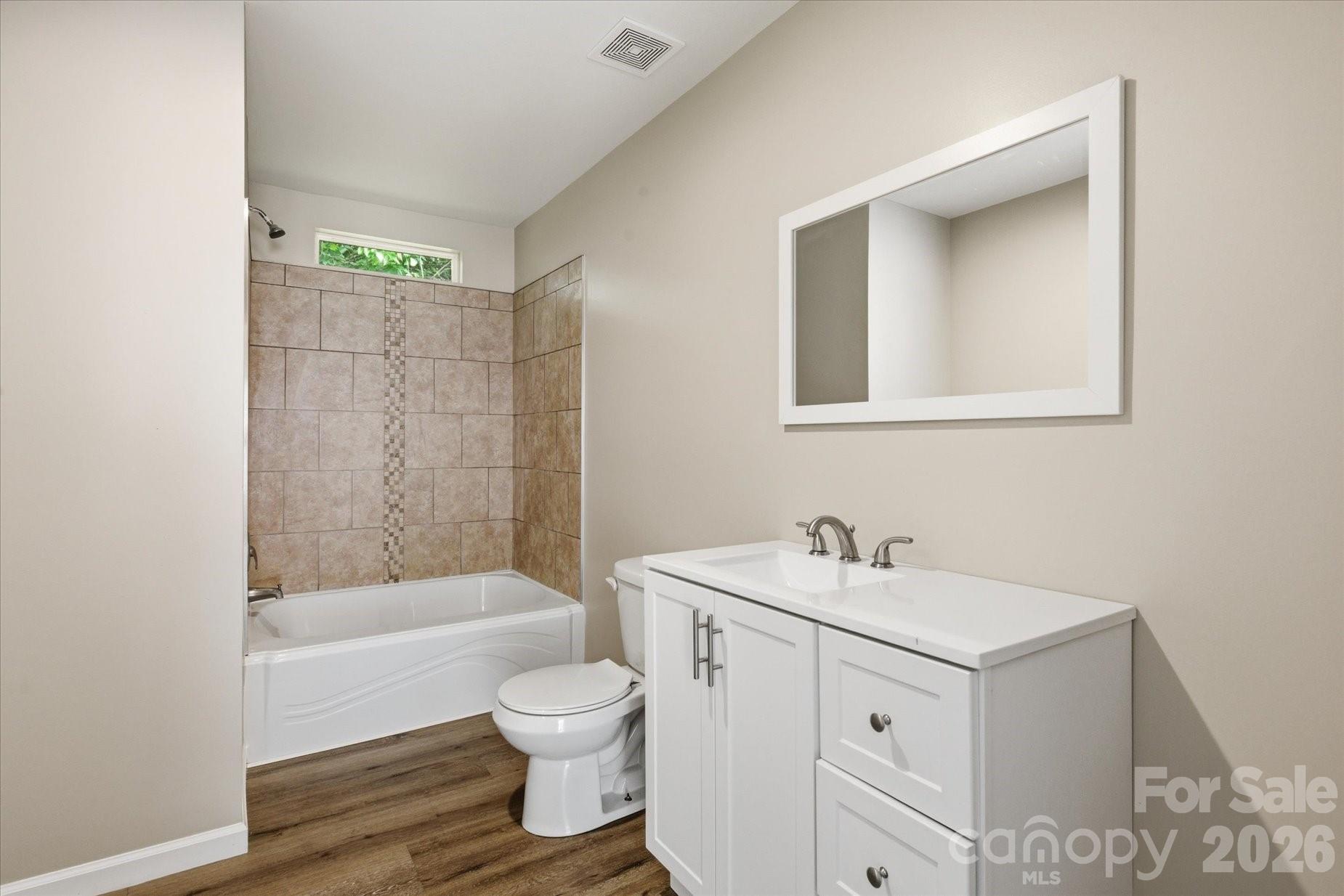 106 Central Avenue — Swannanoa