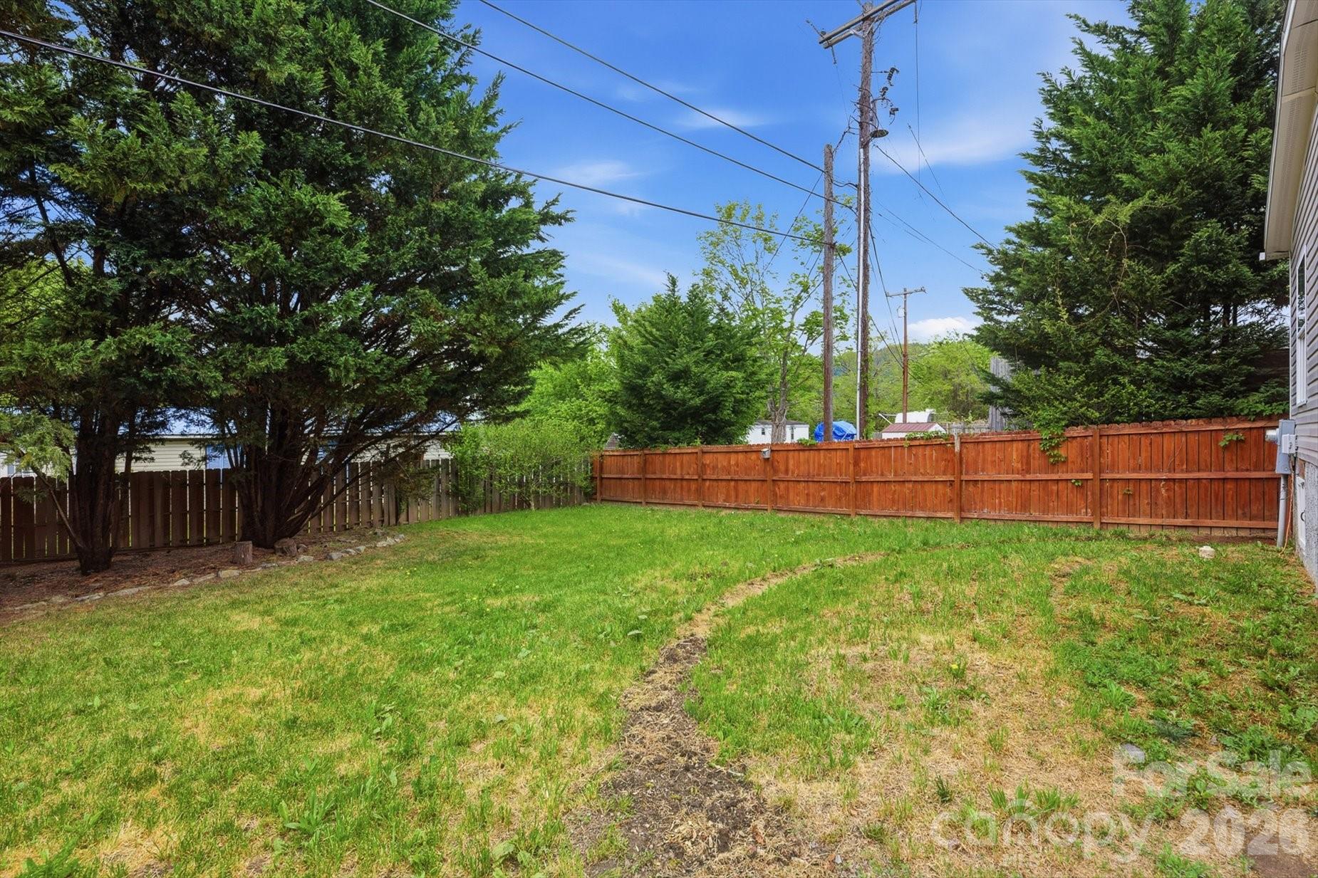 106 Central Avenue — Swannanoa