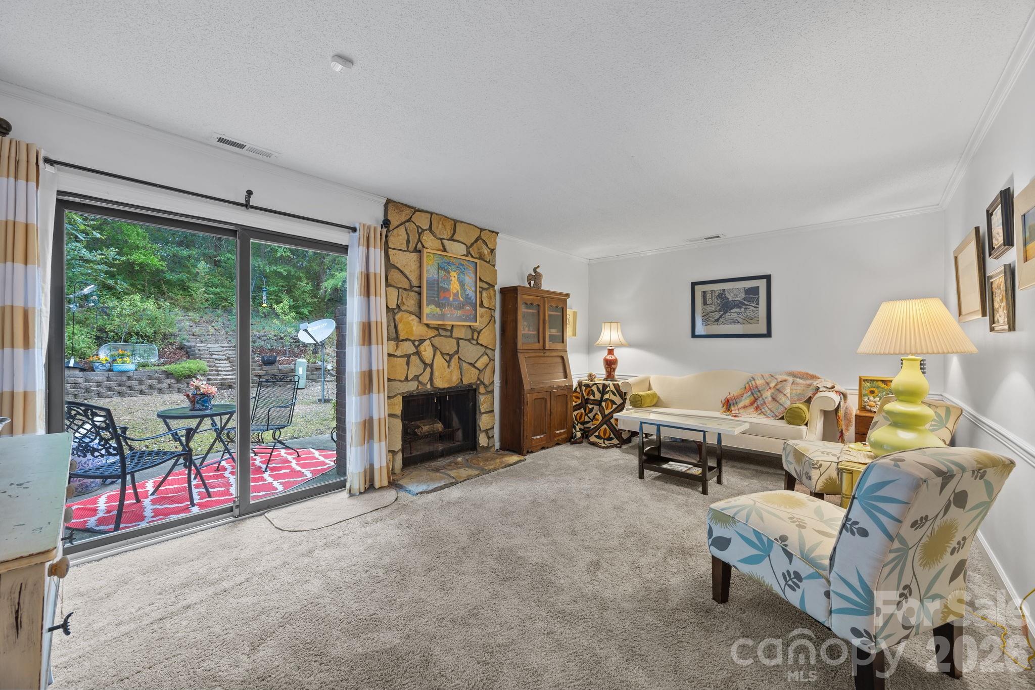 462 Camrose Circle NE — Concord