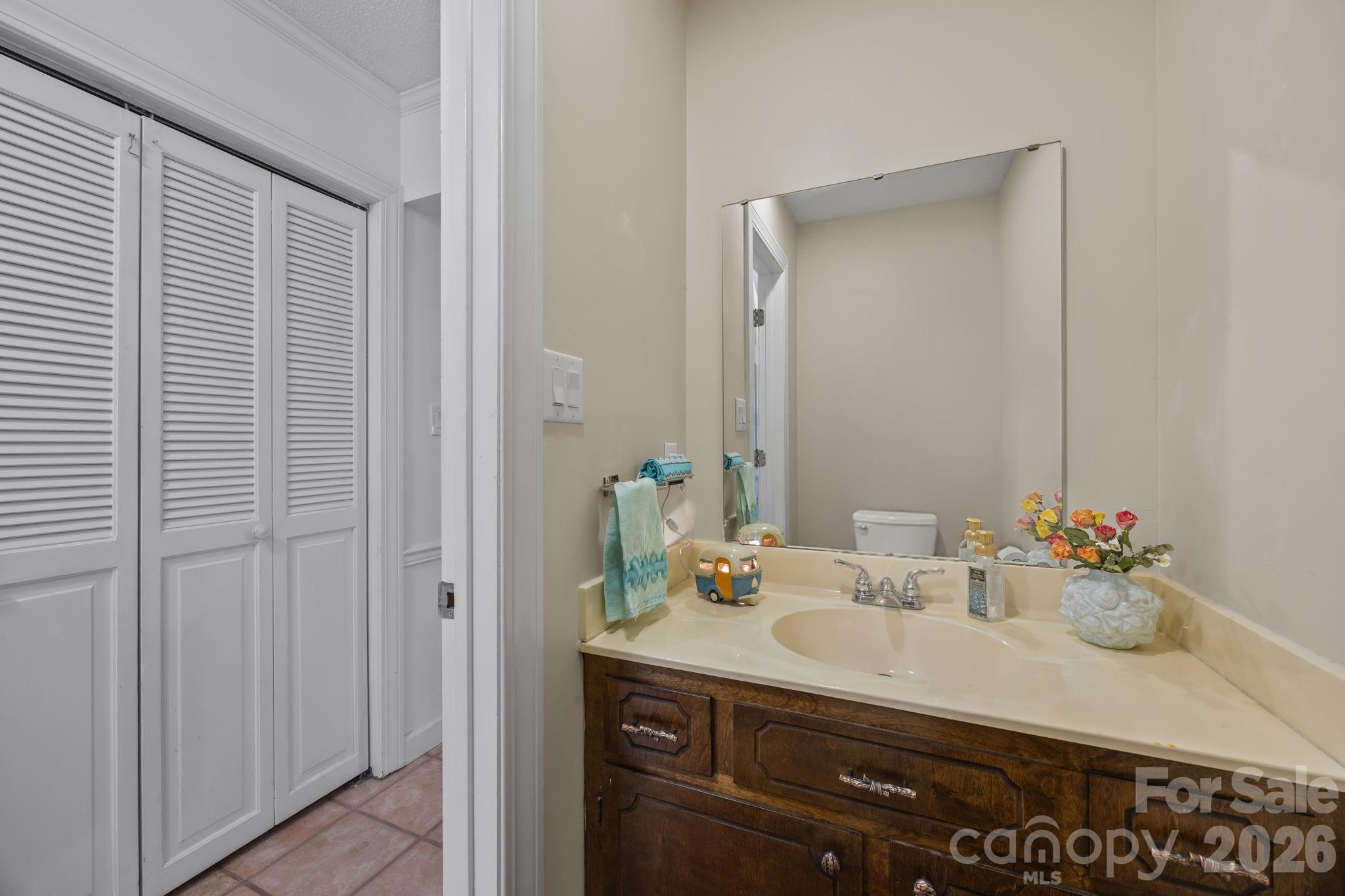 462 Camrose Circle NE — Concord
