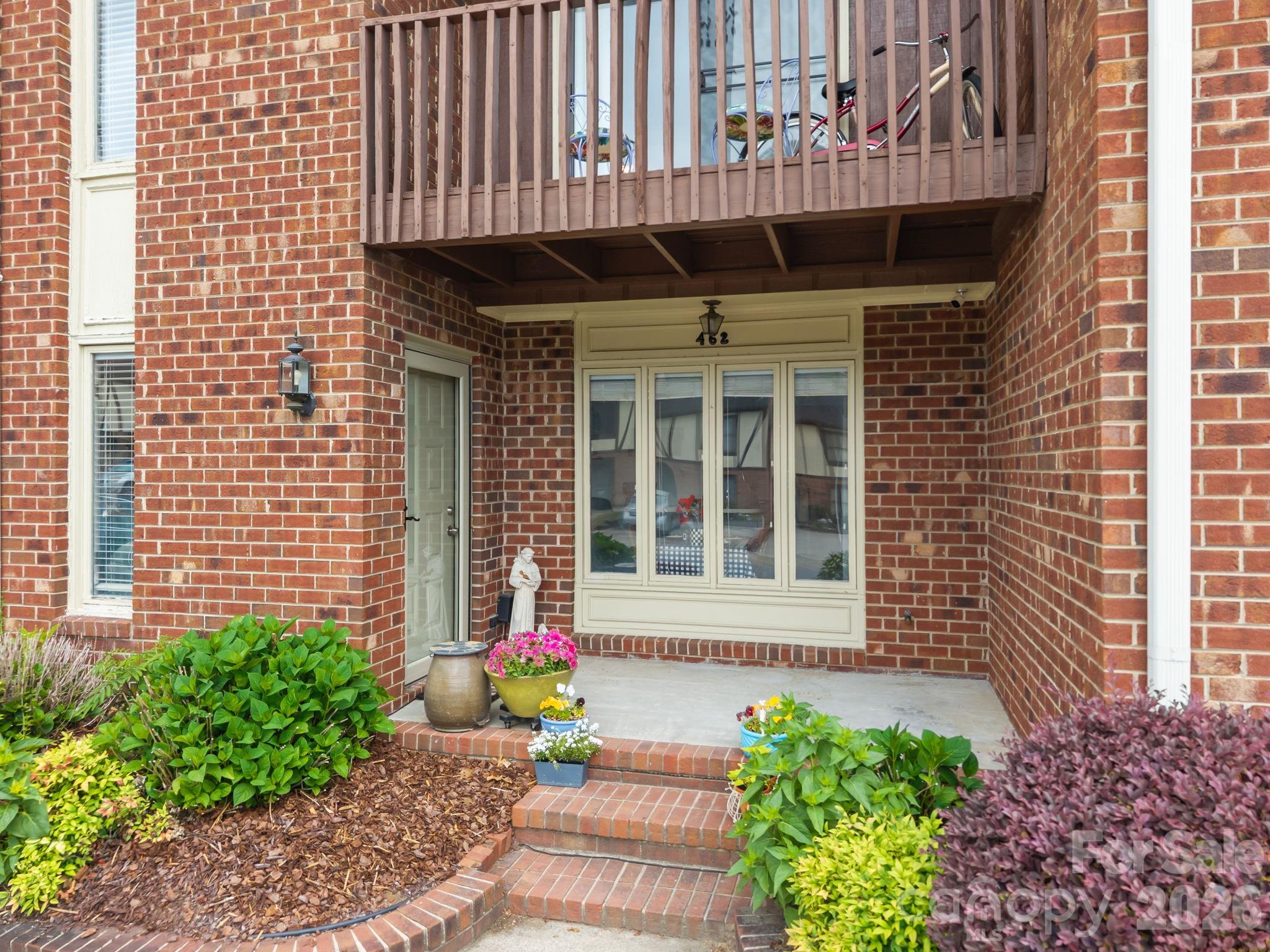 462 Camrose Circle NE — Concord