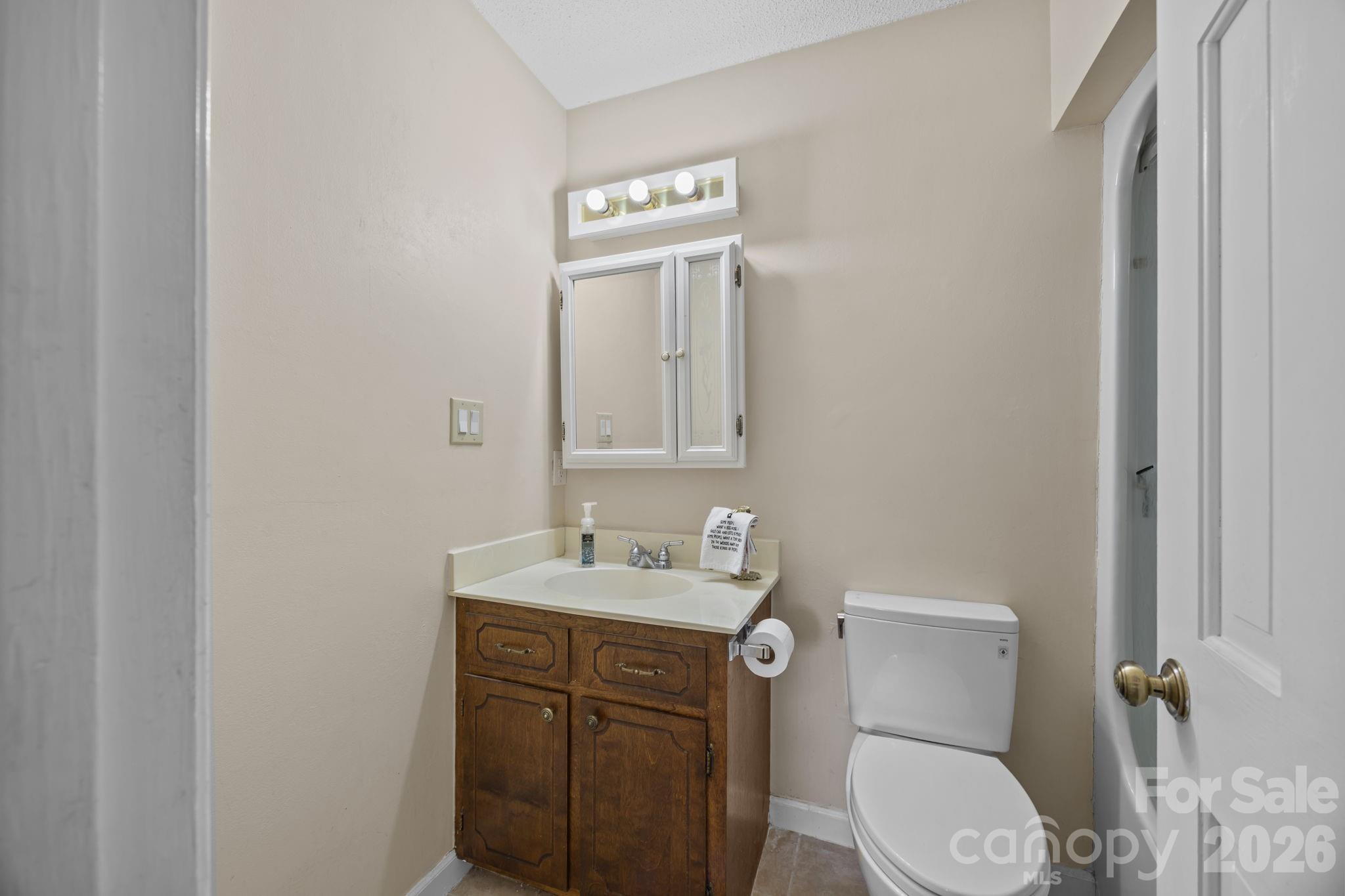 462 Camrose Circle NE — Concord