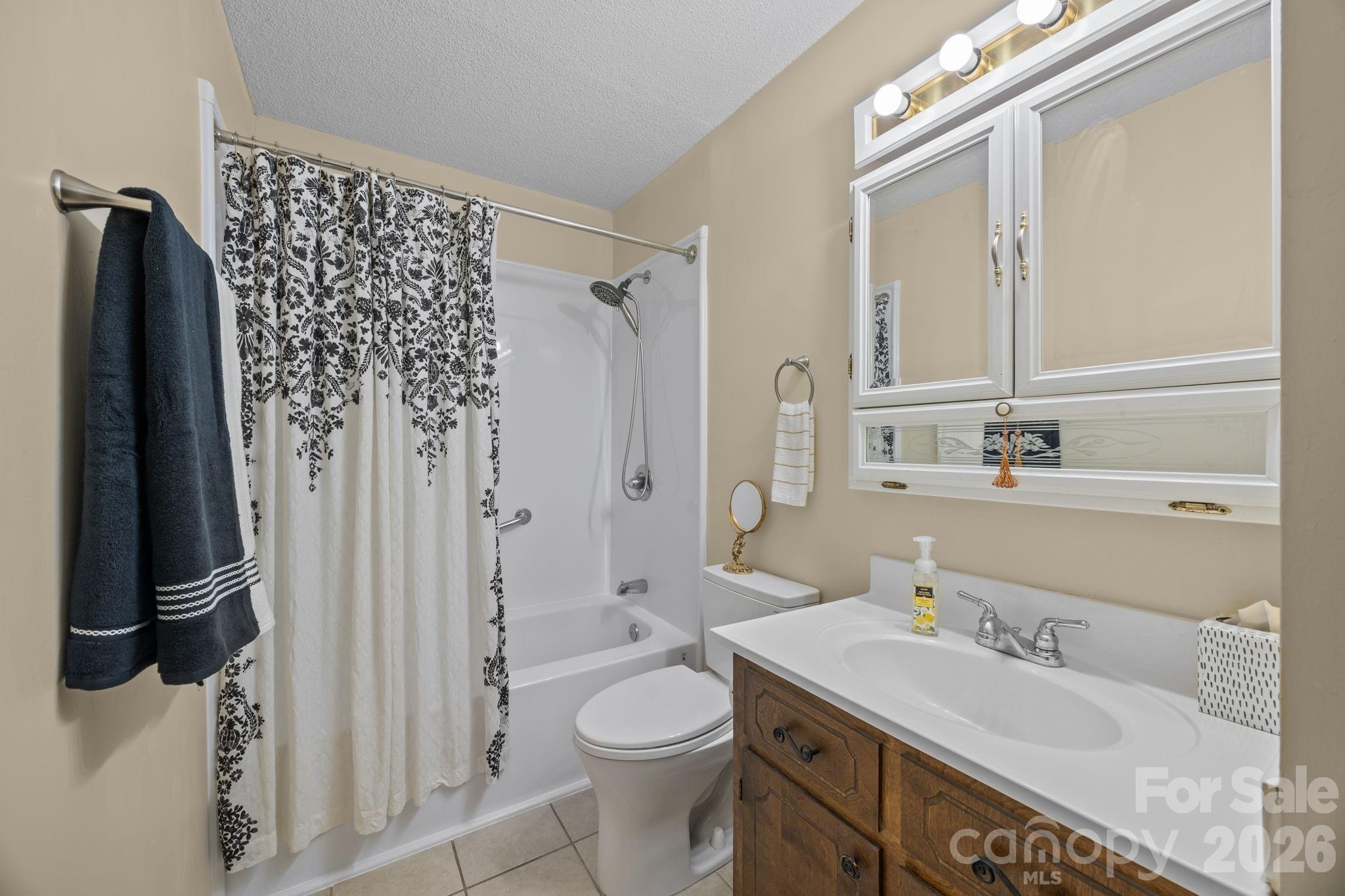 462 Camrose Circle NE — Concord