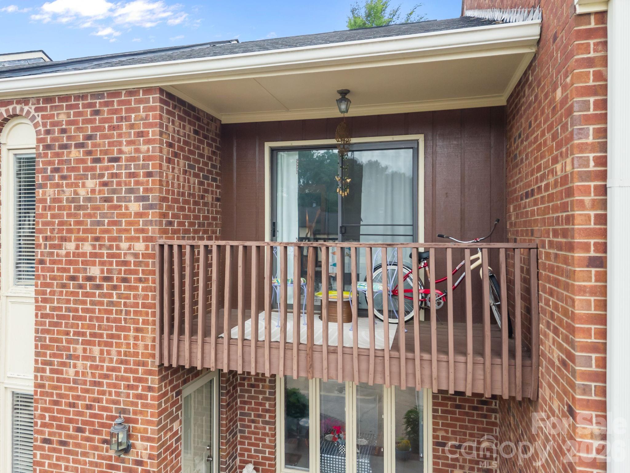 462 Camrose Circle NE — Concord
