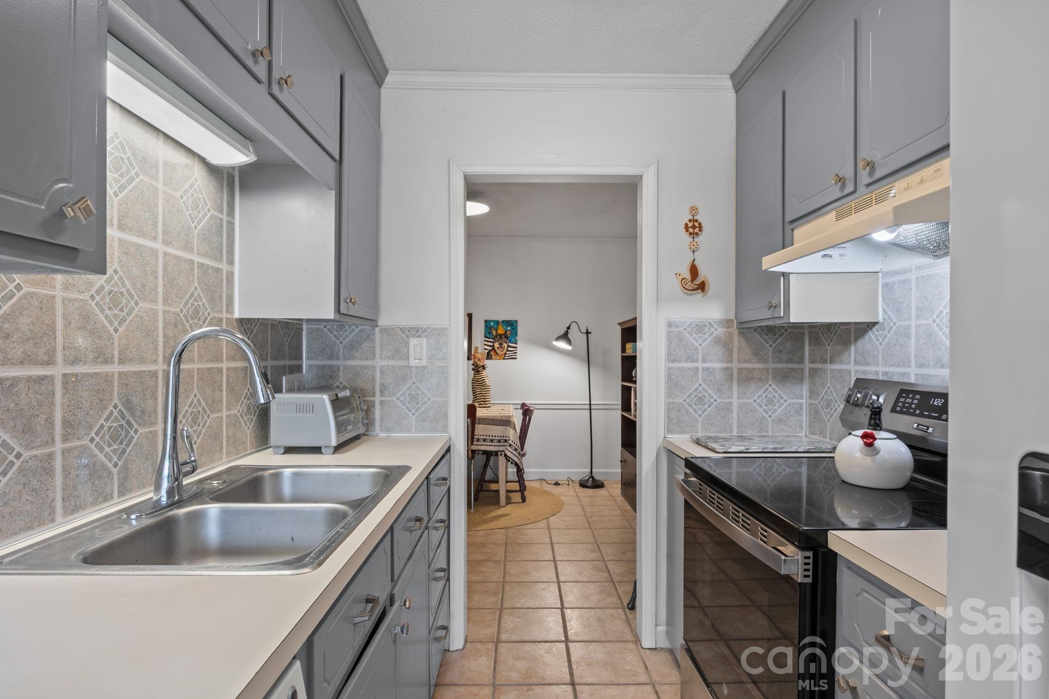 462 Camrose Circle NE — Concord