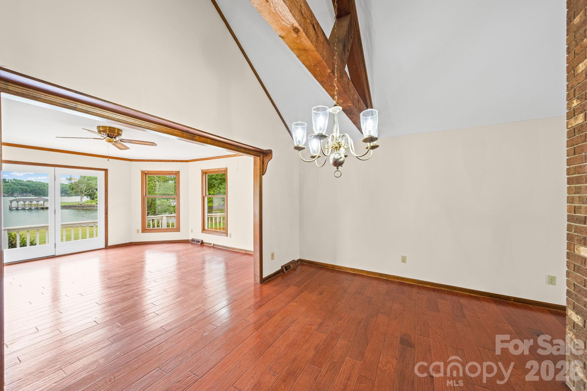 541 Harbor Road — Norwood