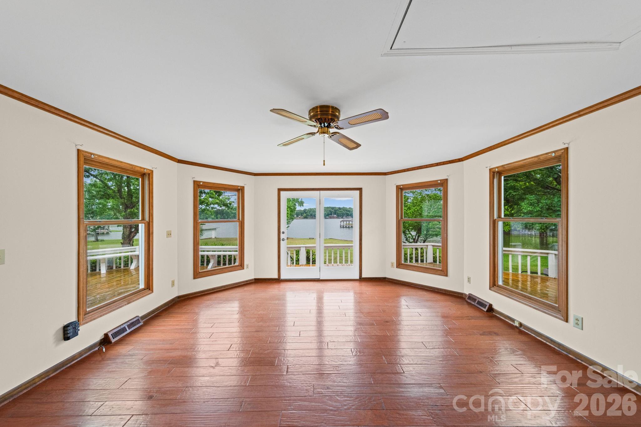541 Harbor Road — Norwood