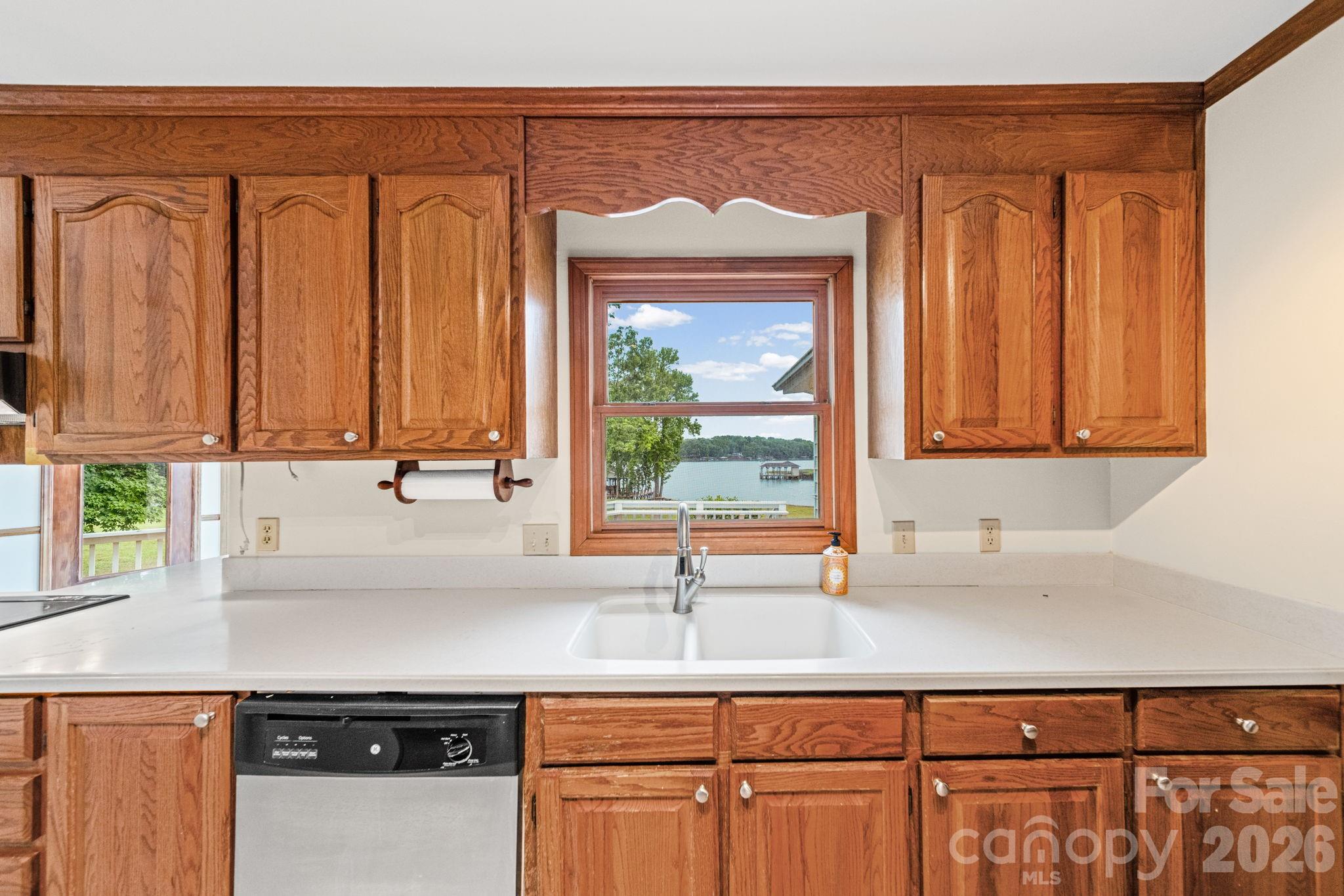 541 Harbor Road — Norwood