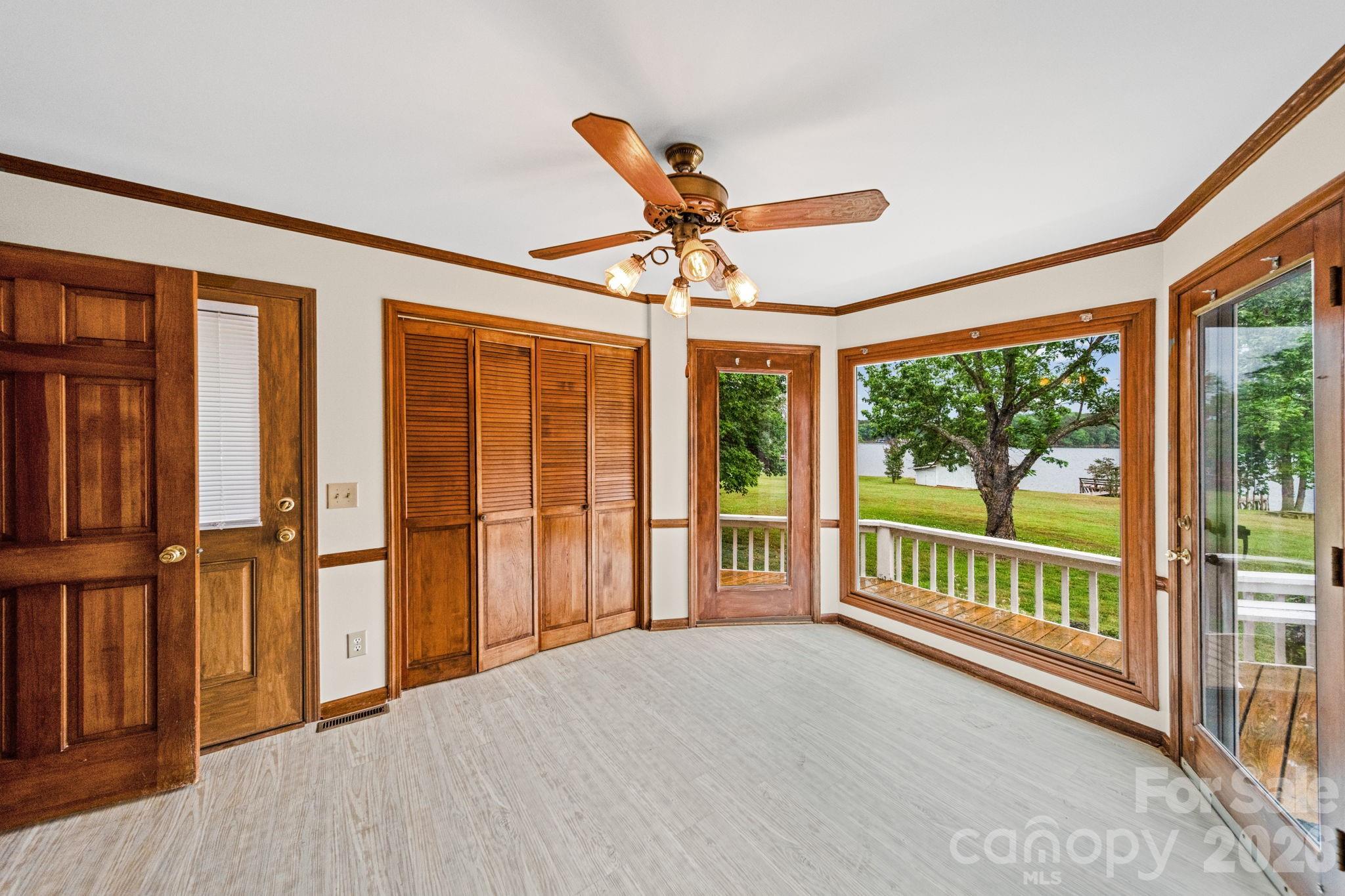 541 Harbor Road — Norwood