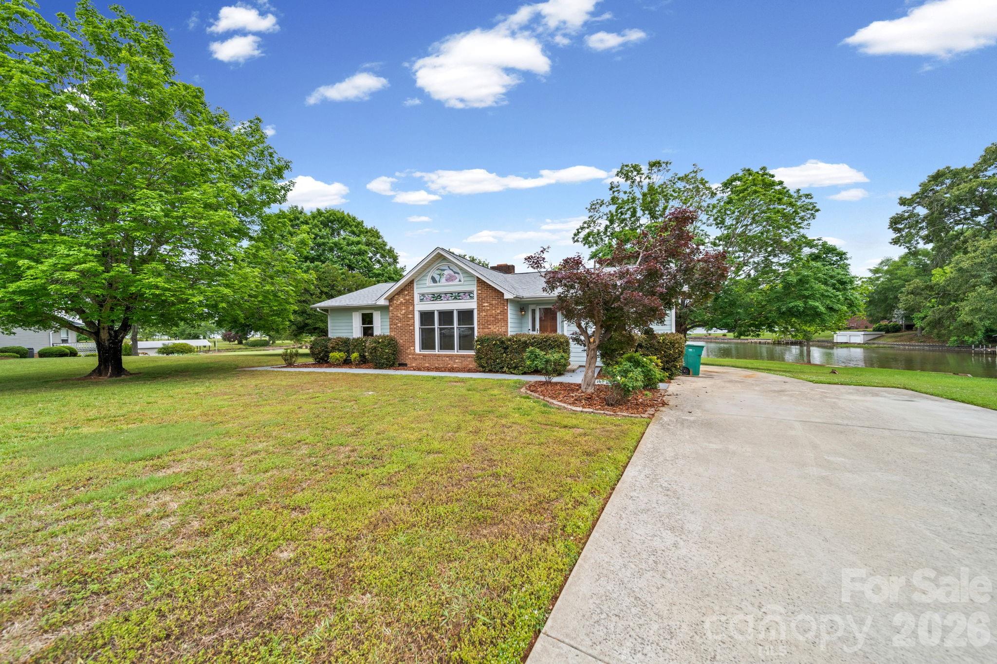 541 Harbor Road — Norwood