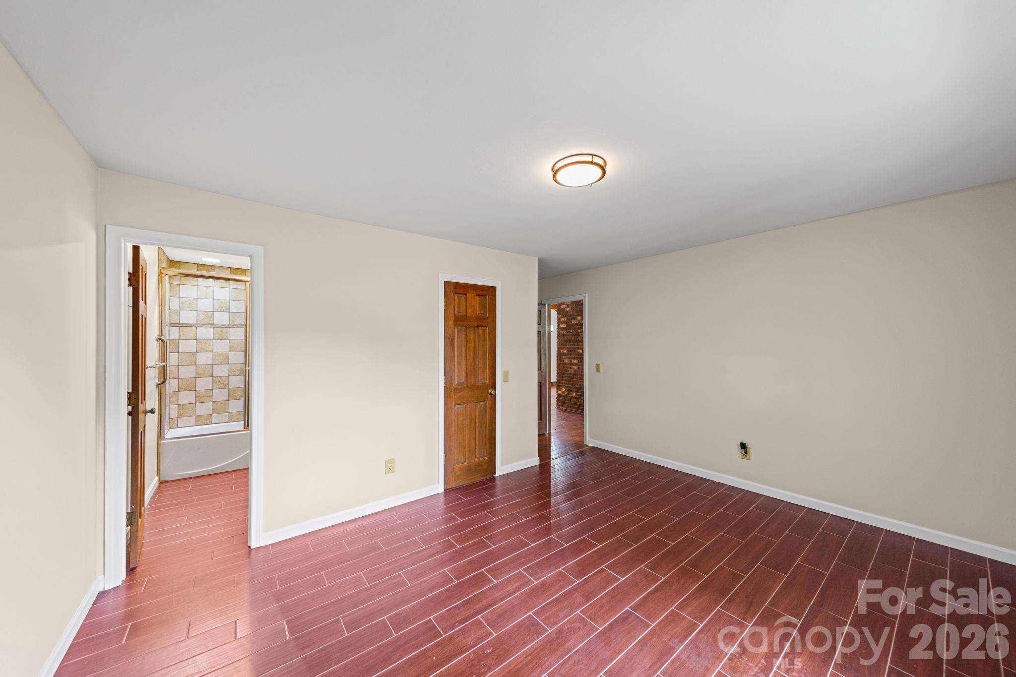 541 Harbor Road — Norwood