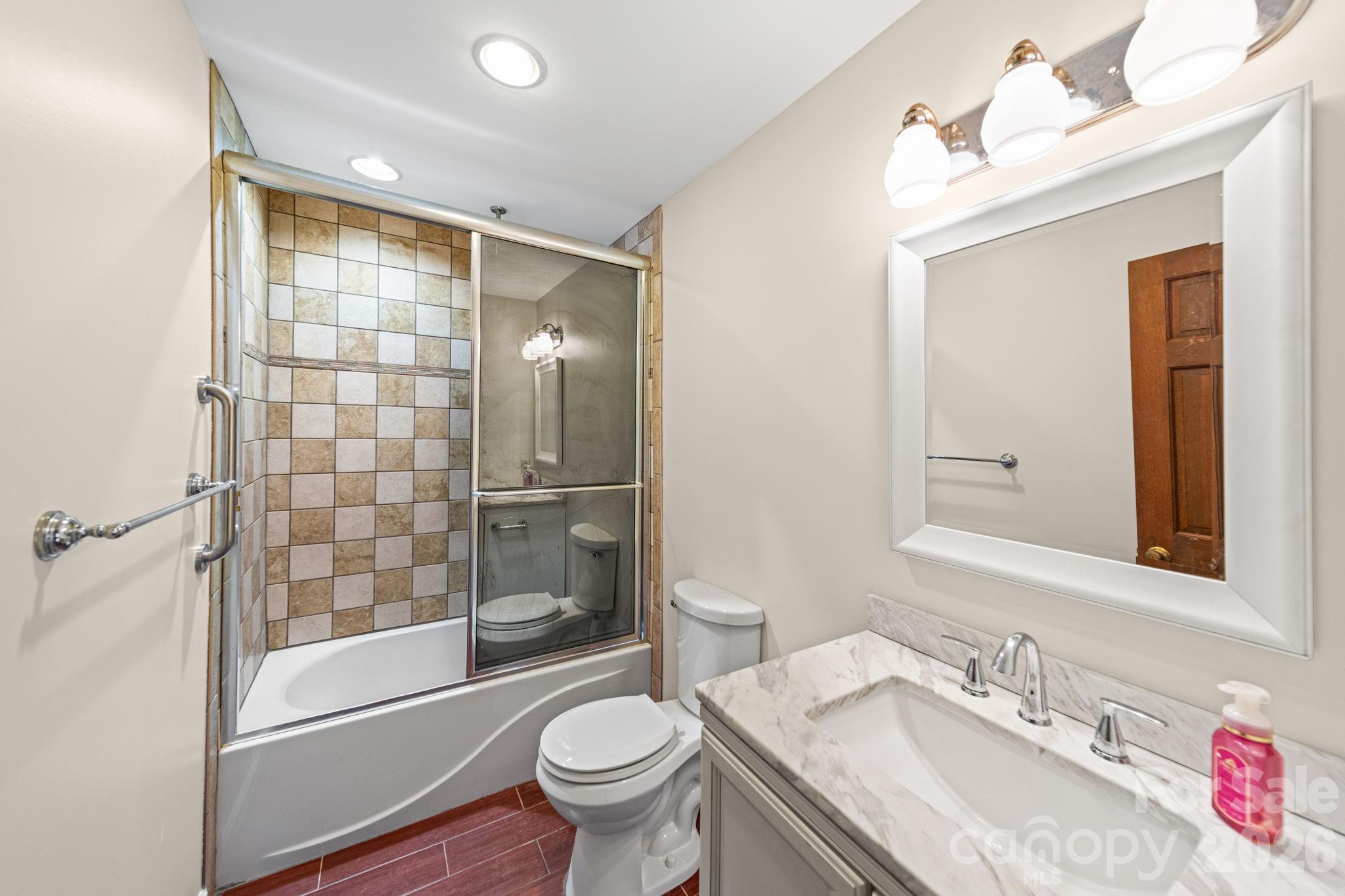541 Harbor Road — Norwood