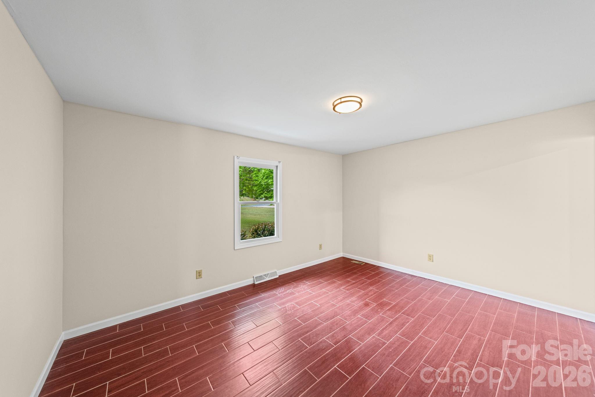 541 Harbor Road — Norwood