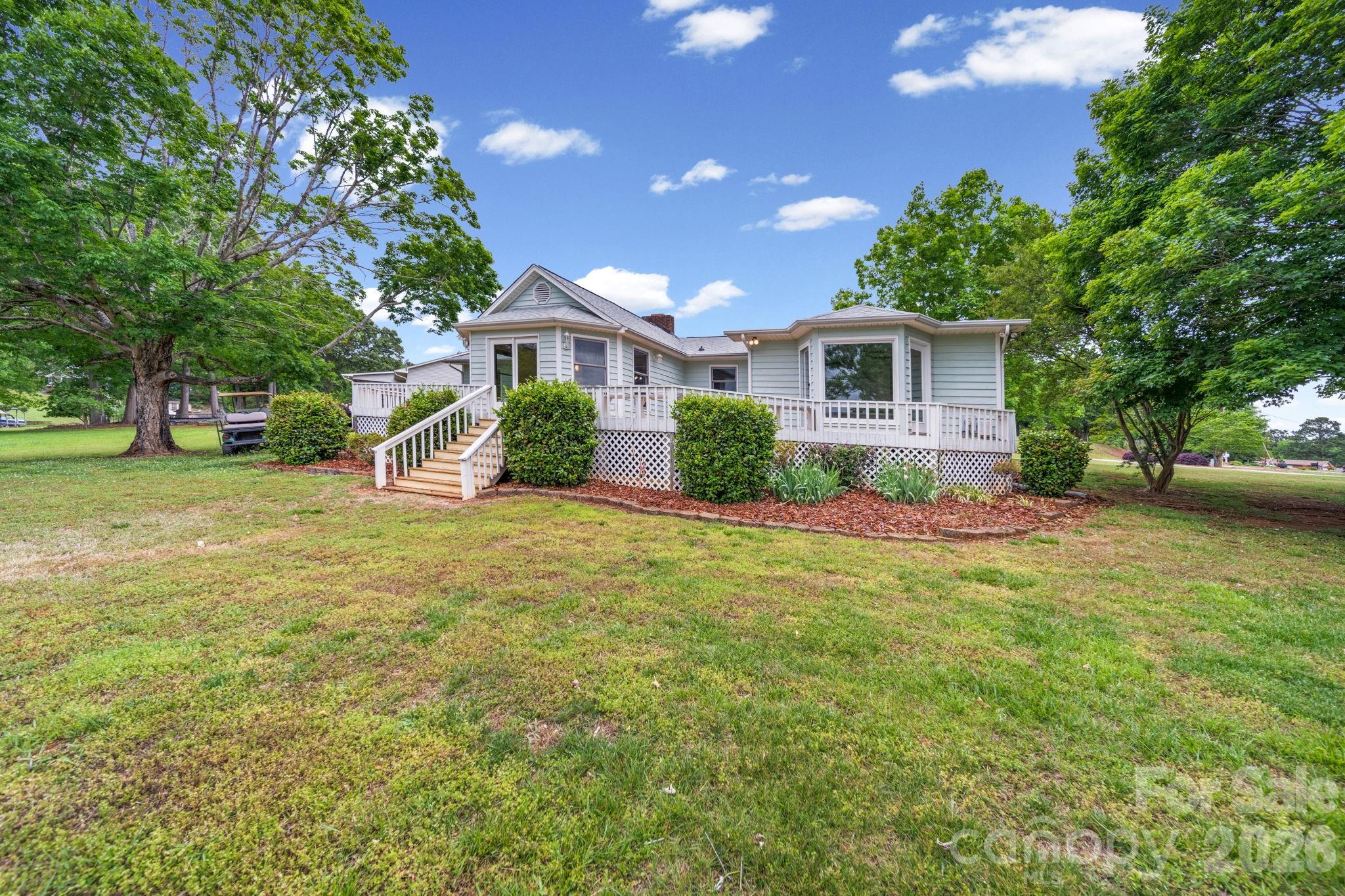 541 Harbor Road — Norwood