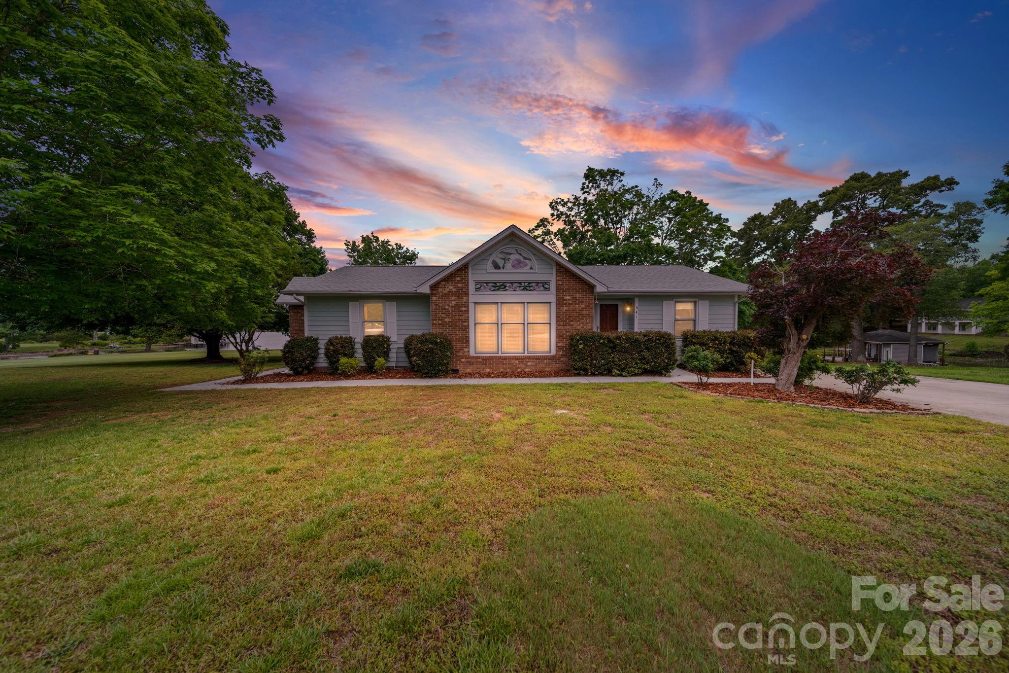 541 Harbor Road — Norwood