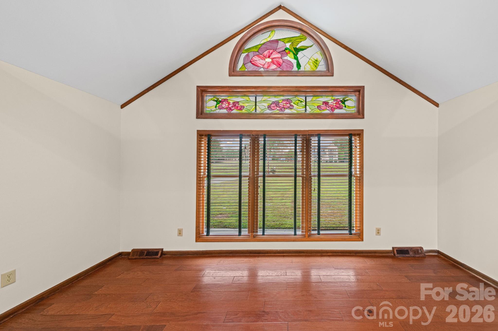 541 Harbor Road — Norwood