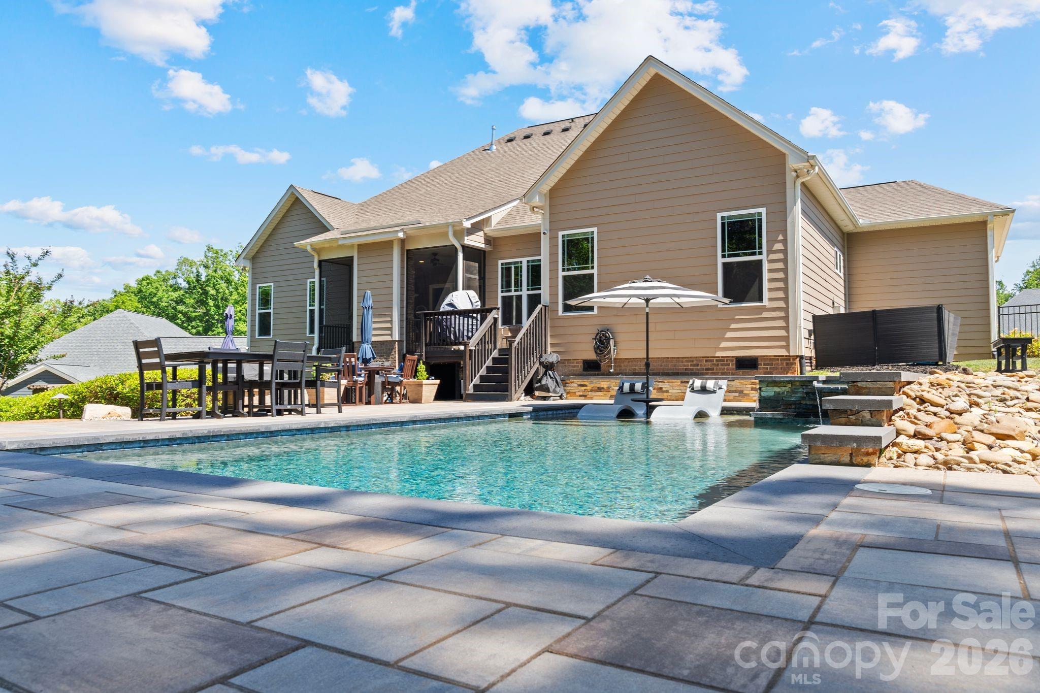 115 Hillside Cove Court — Mooresville
