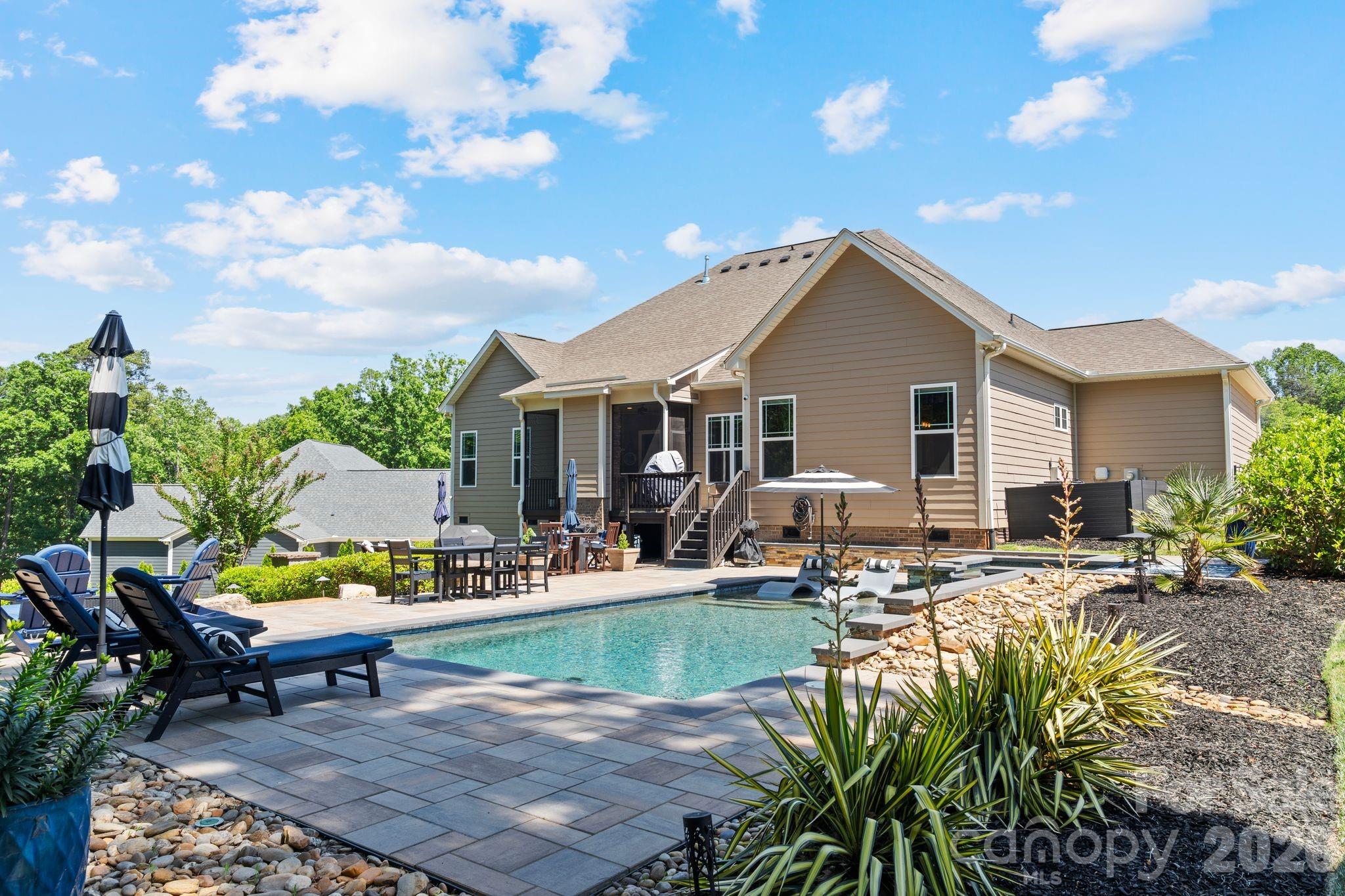 115 Hillside Cove Court — Mooresville