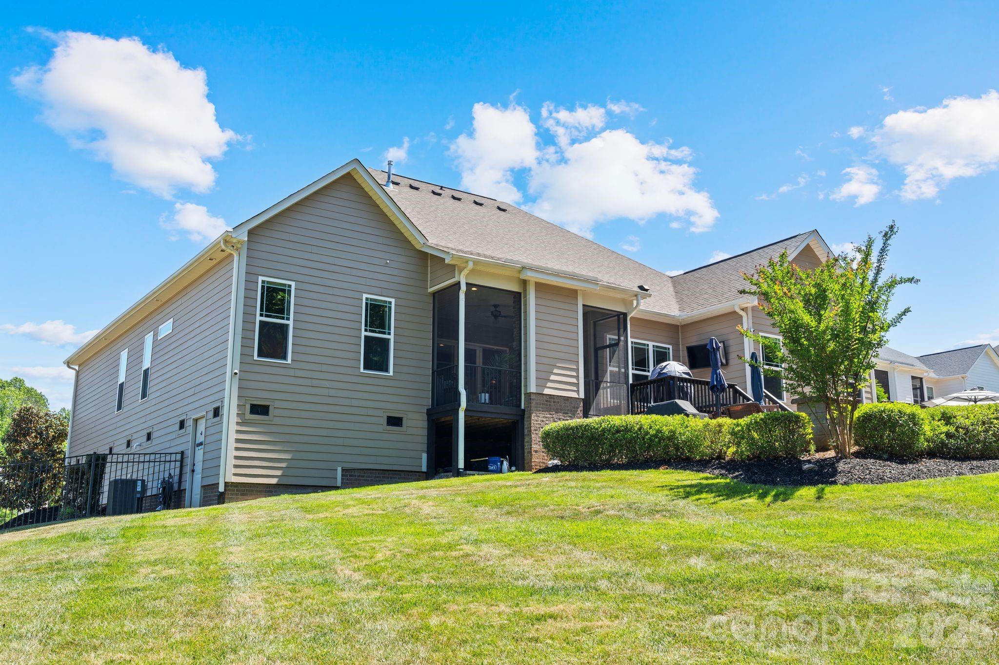 115 Hillside Cove Court — Mooresville