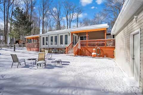 701 Charter Hills Road — Beech Mountain