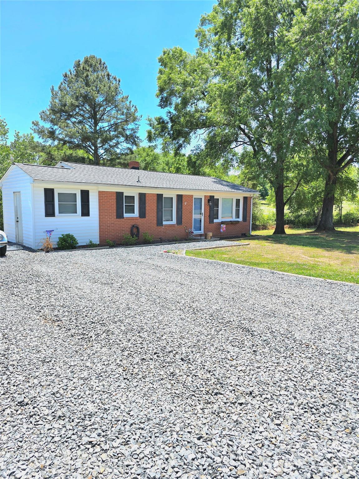 40582 Old Cottonville Road — Norwood