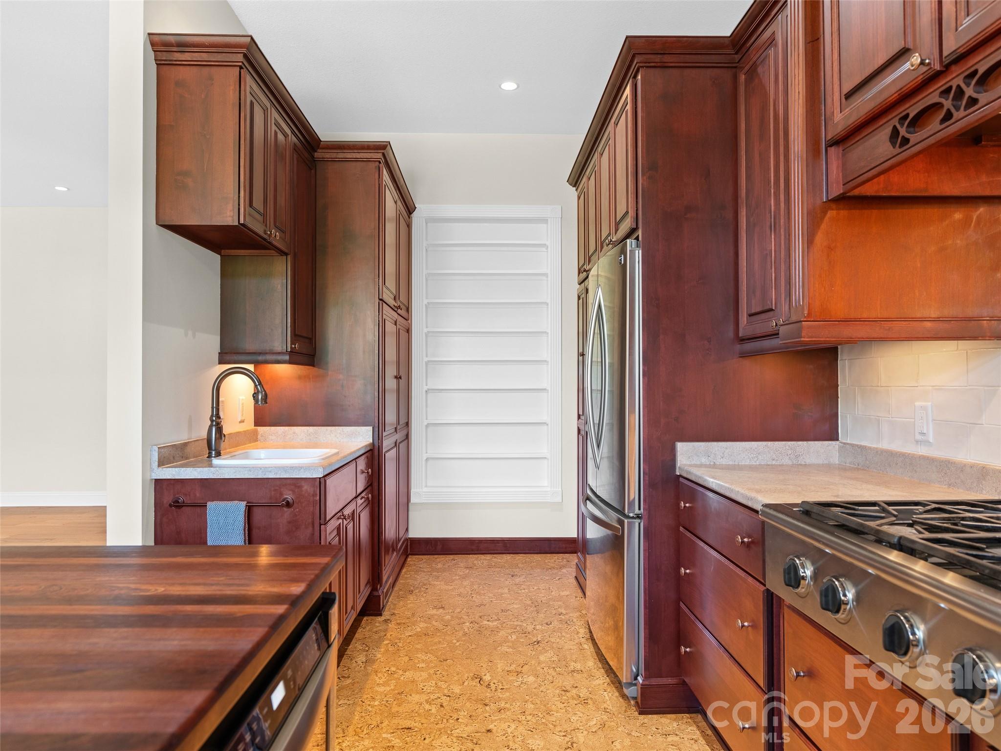 16 Chickadee Lane — Fairview