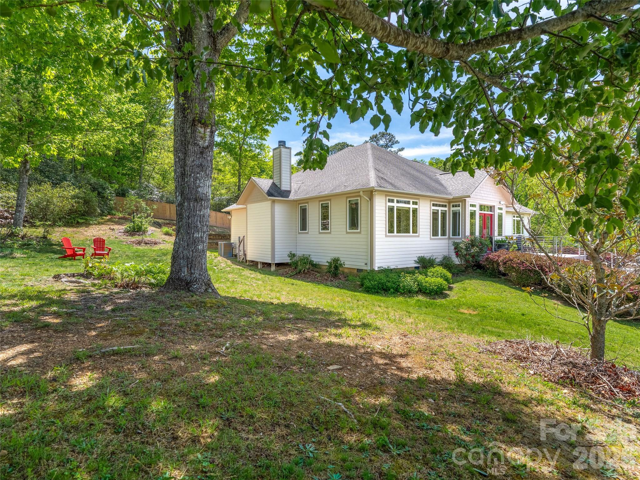16 Chickadee Lane — Fairview