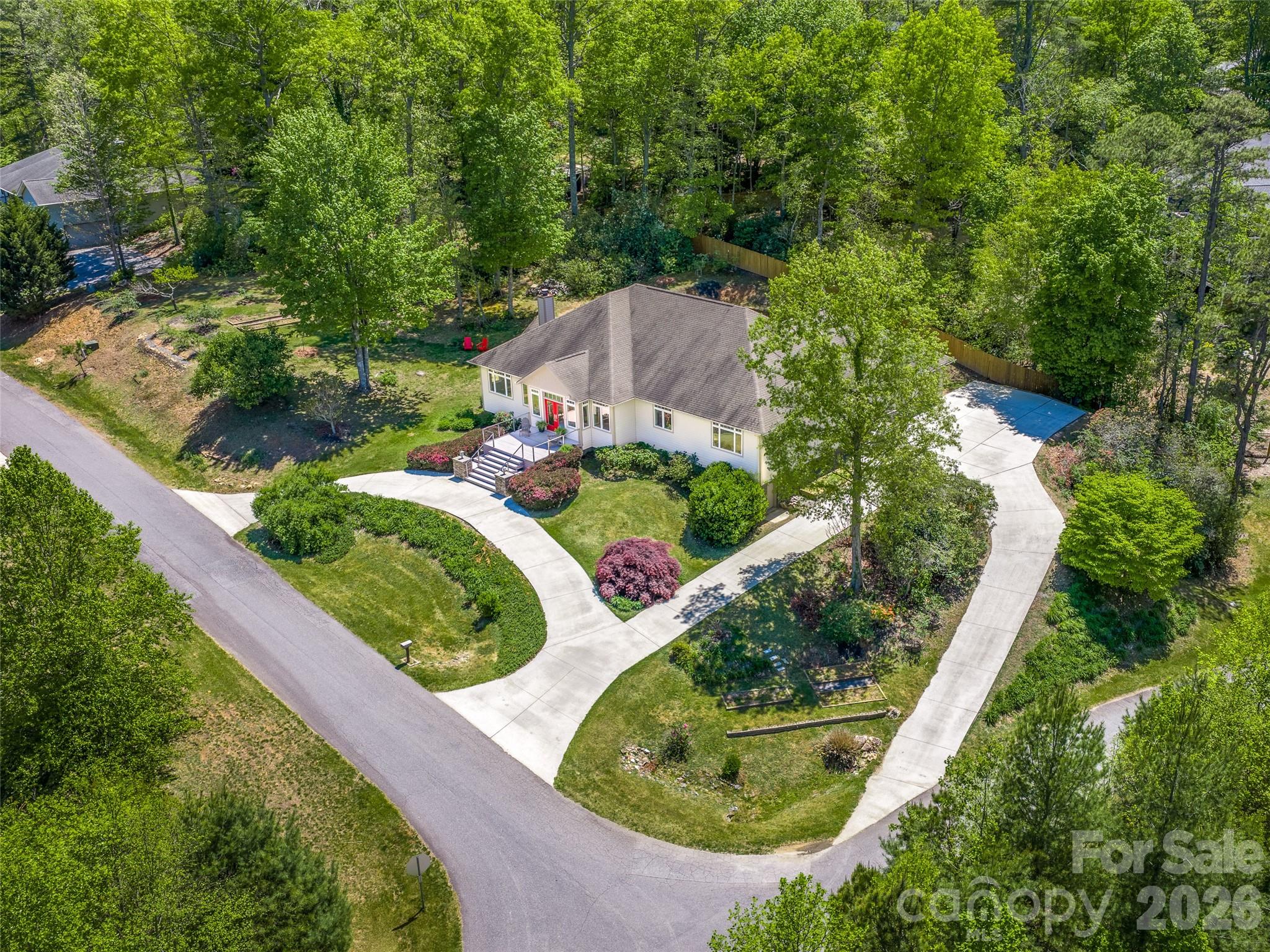 16 Chickadee Lane — Fairview
