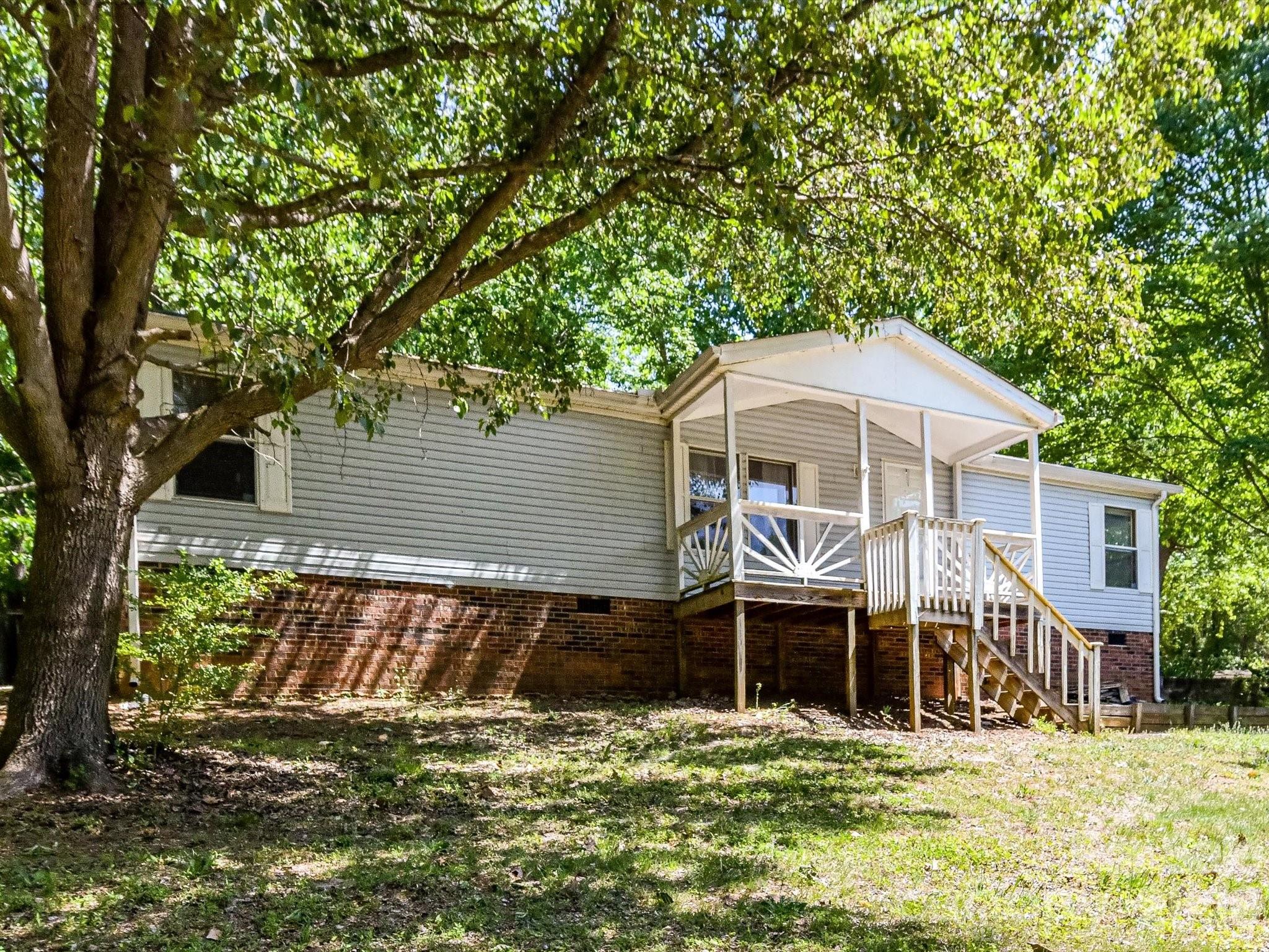 3690 Vickery Drive — Maiden