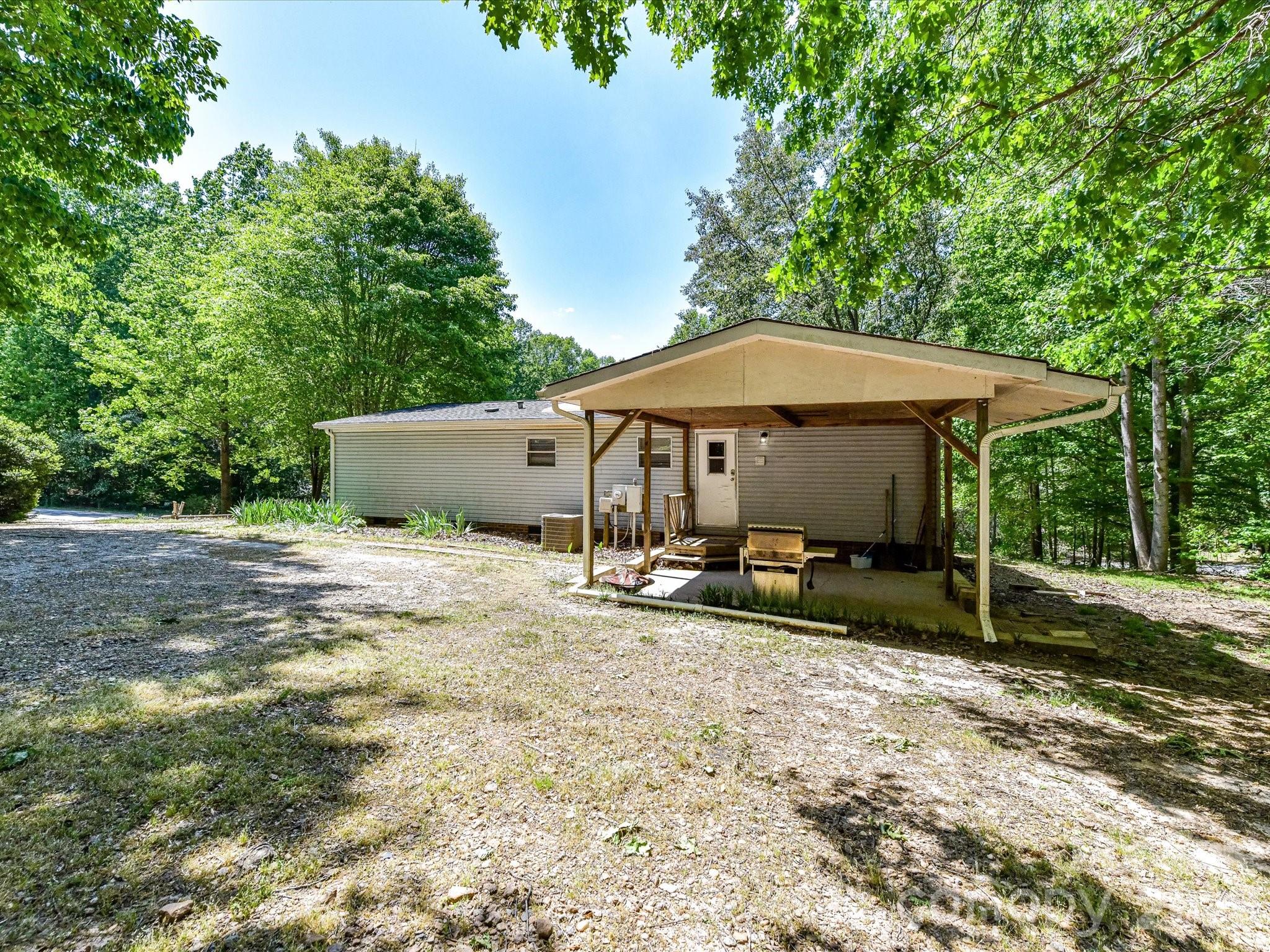 3690 Vickery Drive — Maiden