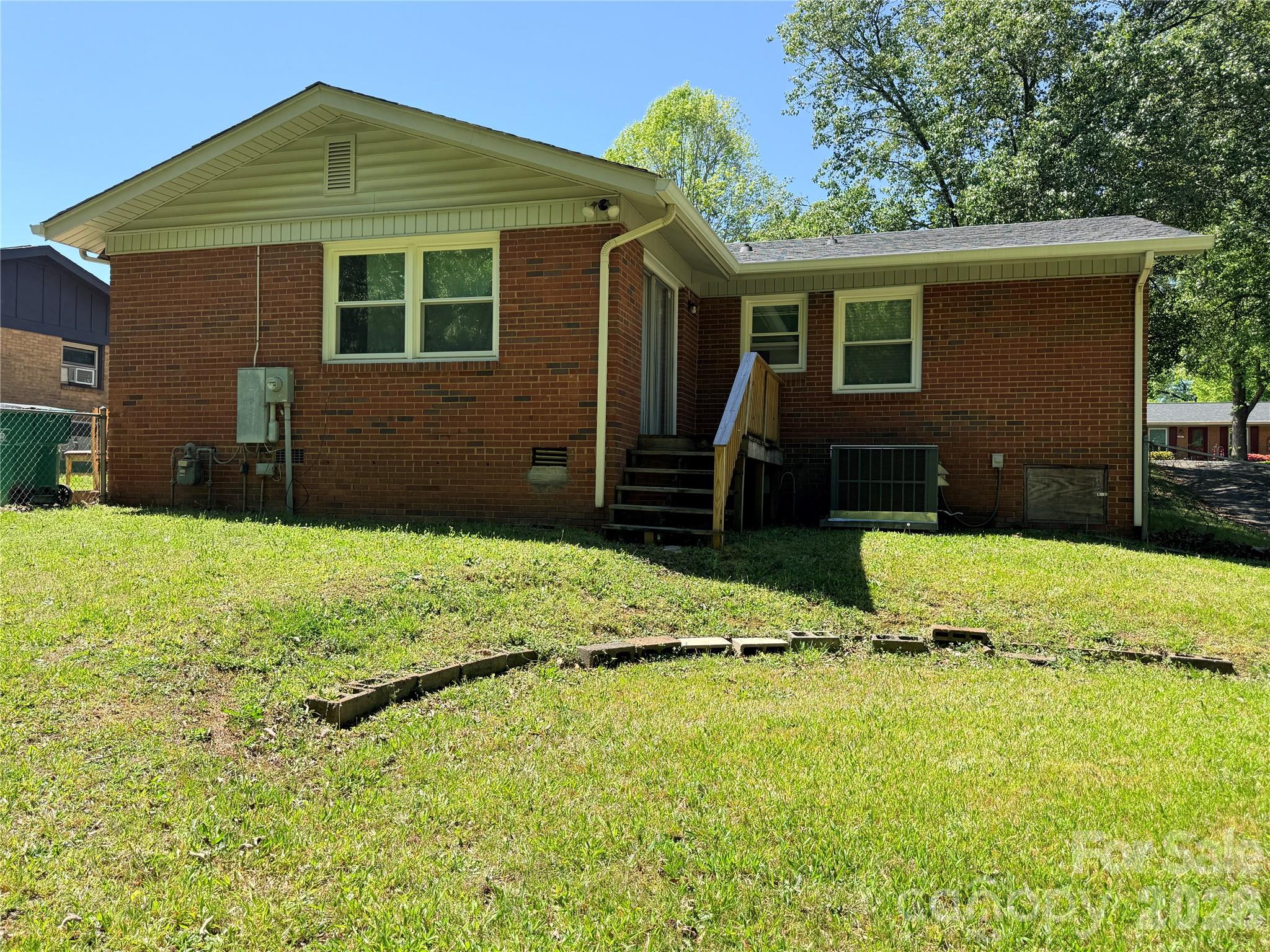 1120 Claremont Road — Charlotte