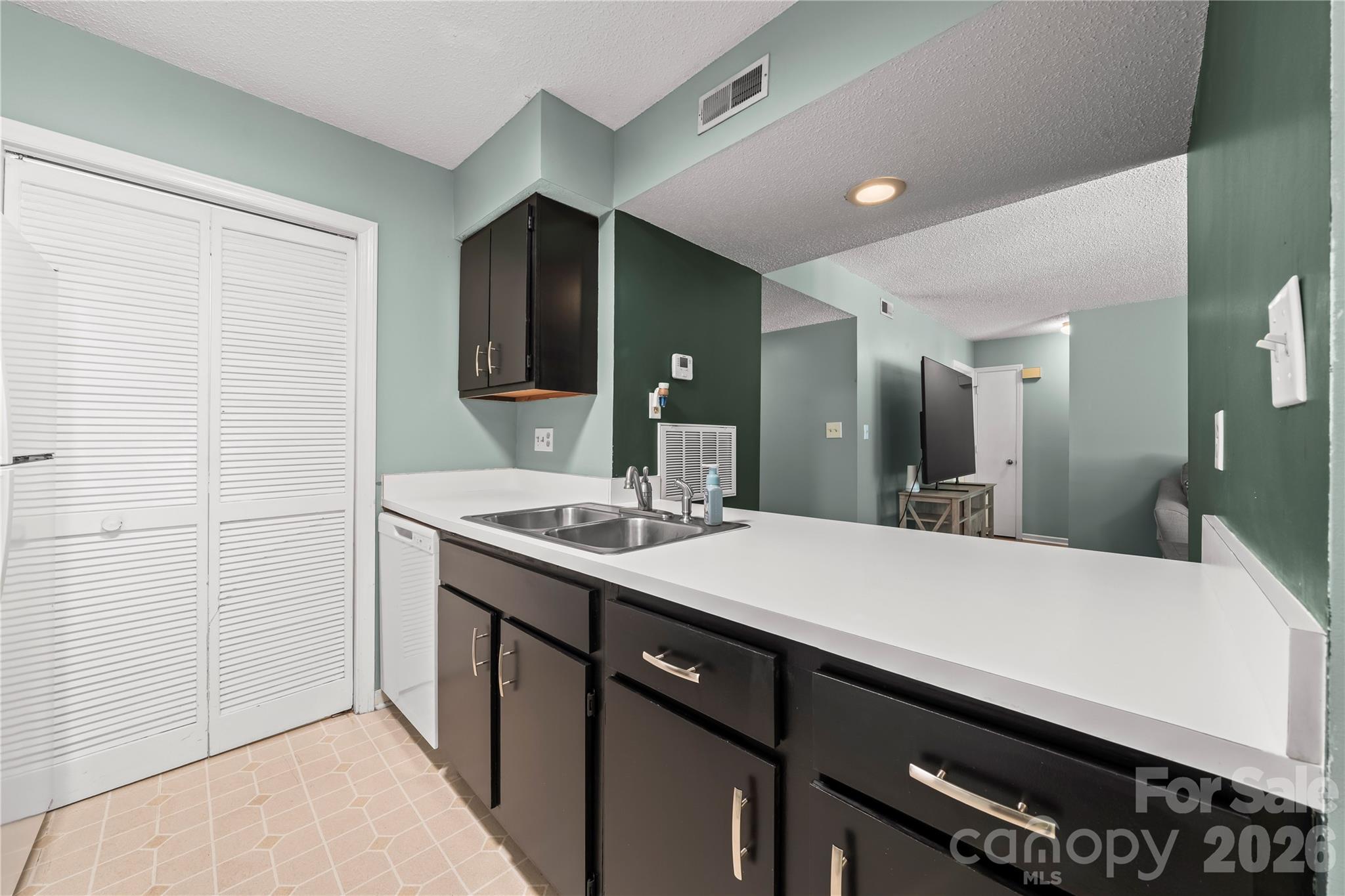 11066 Harrowfield Road — Charlotte