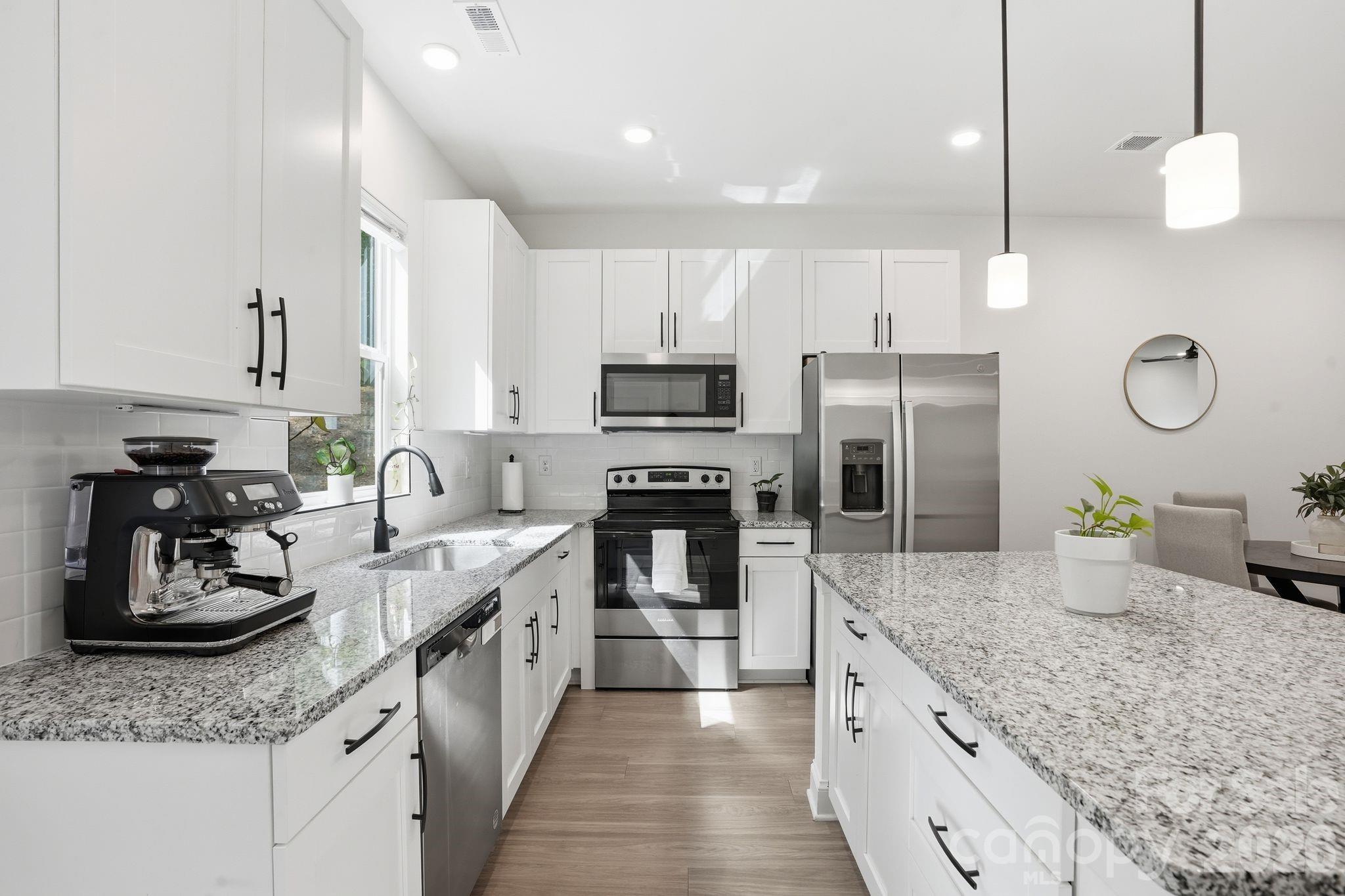403 Sunset Drive — Bessemer City