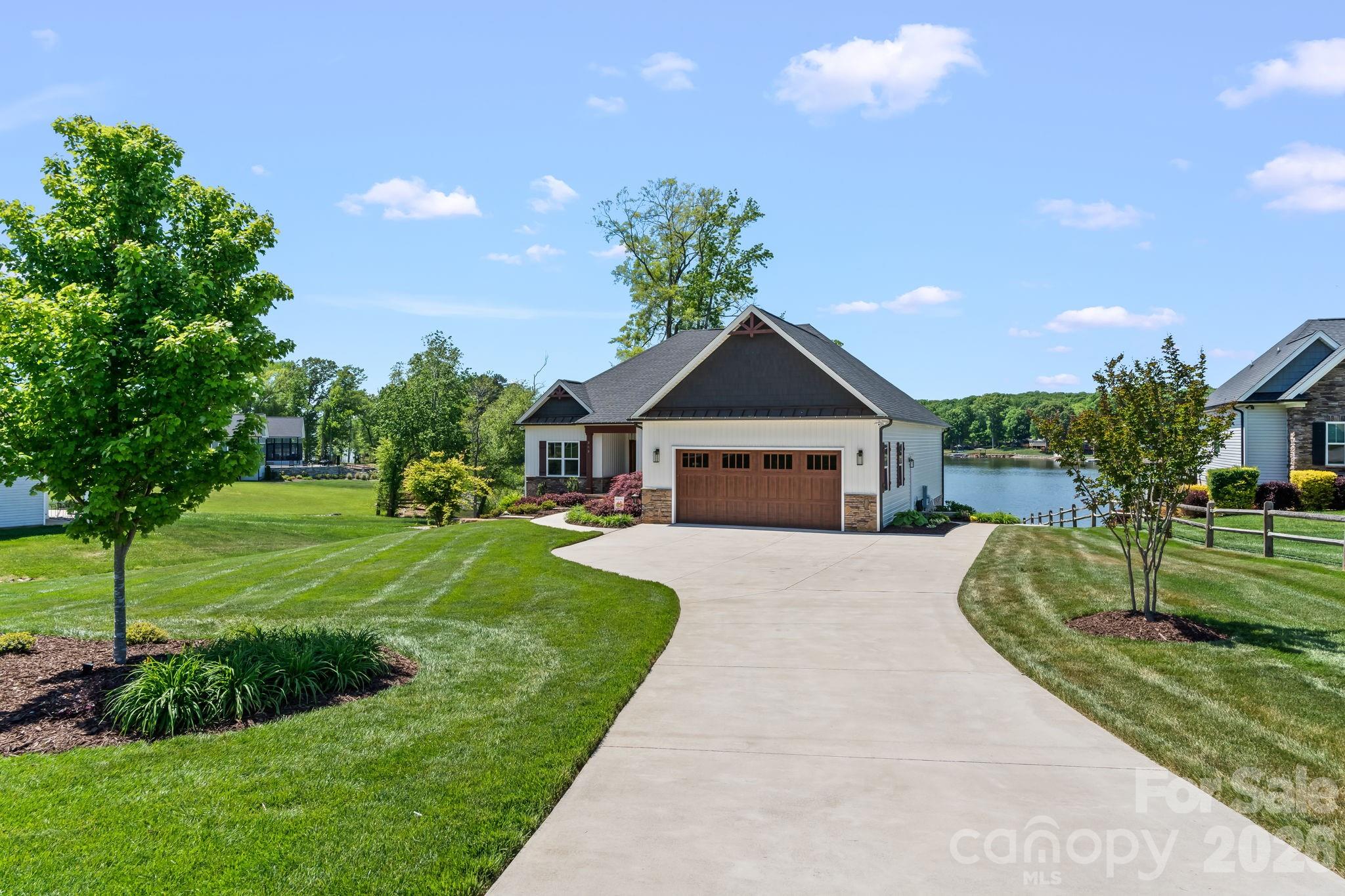 383 Rolling Road — Lexington