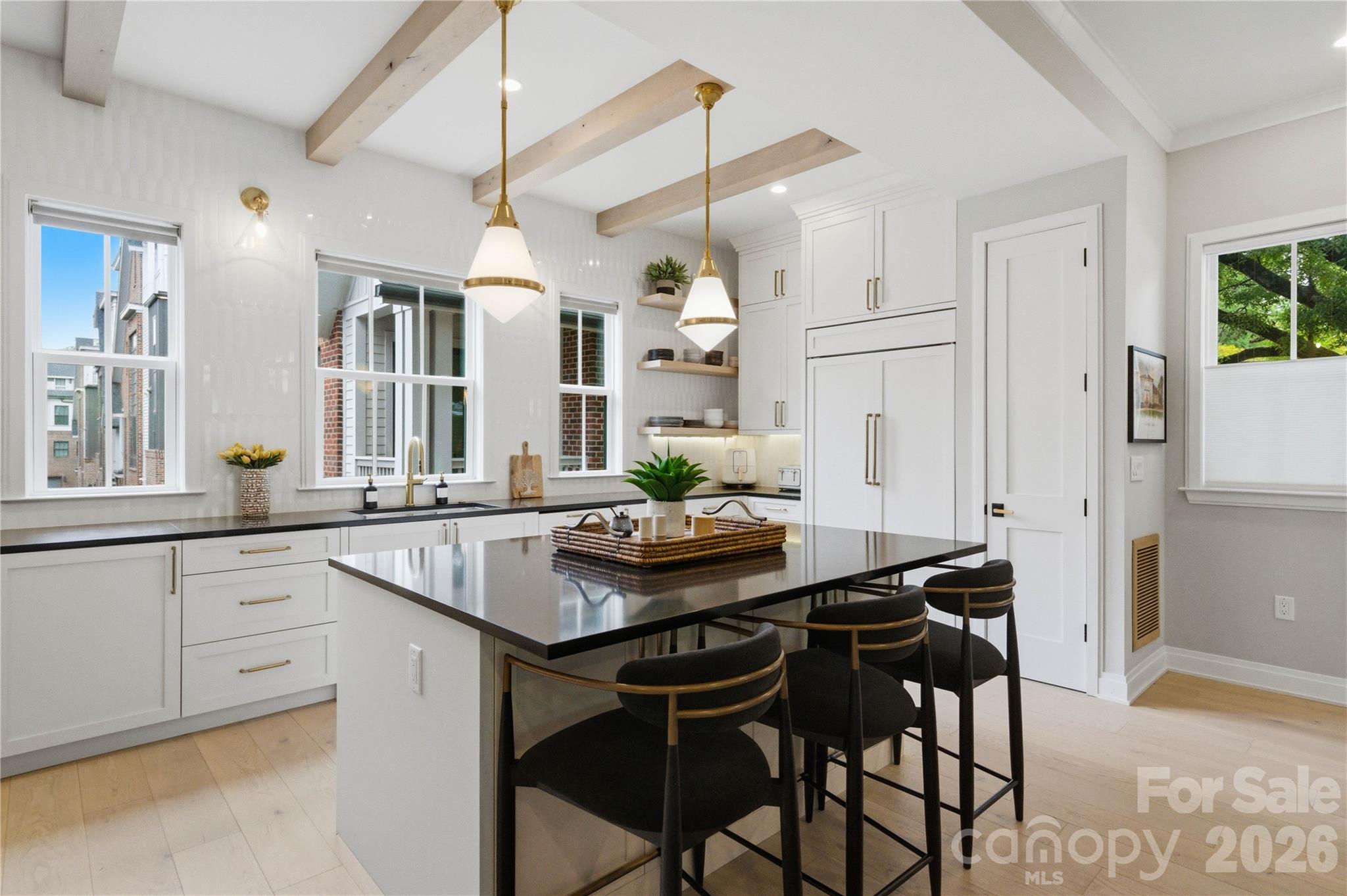 3060 Selwyn Avenue — Charlotte