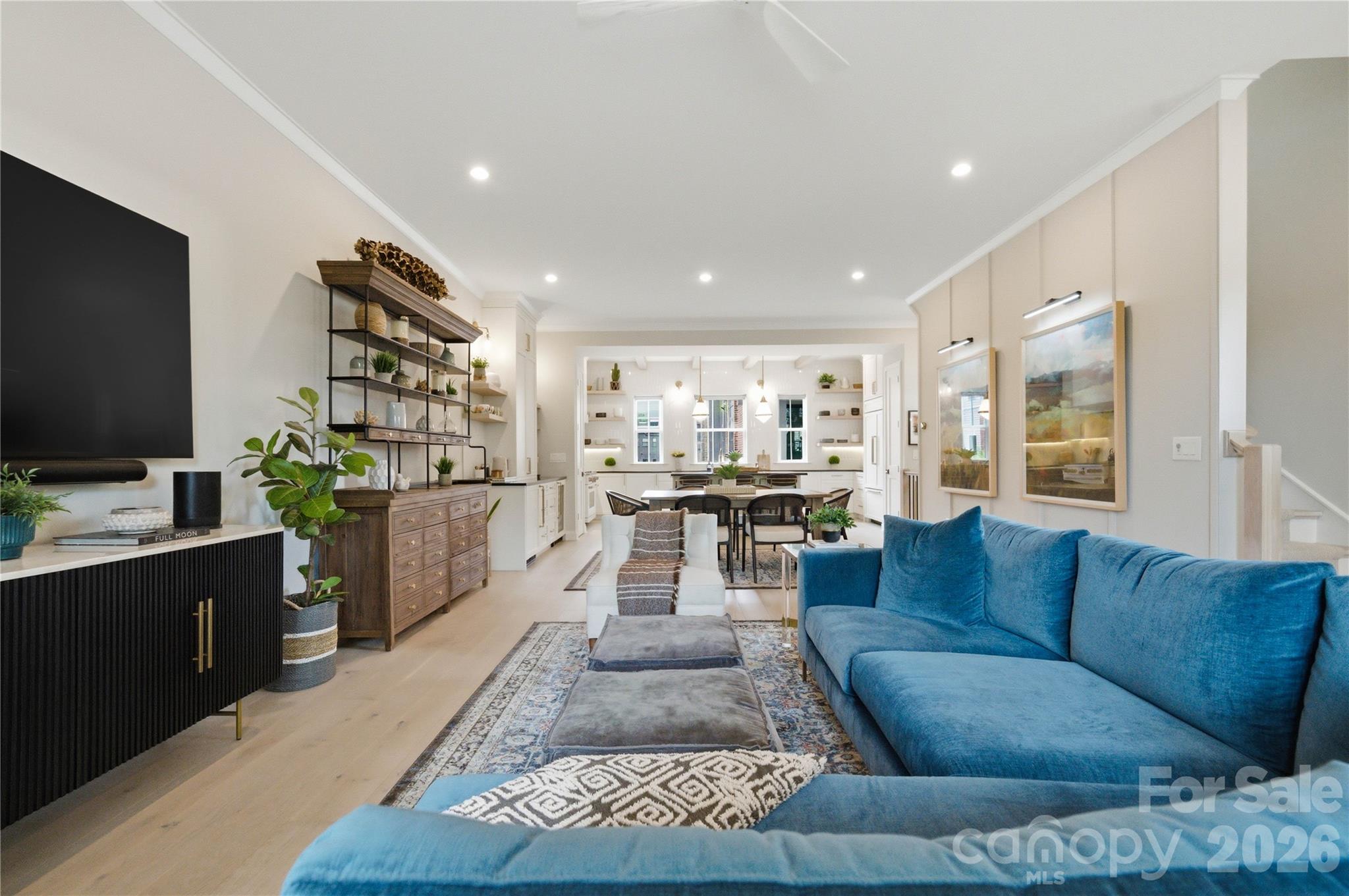 3060 Selwyn Avenue — Charlotte