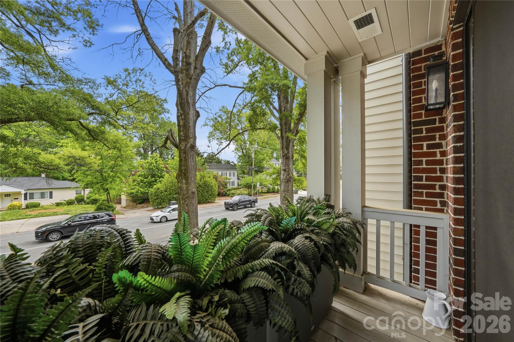 3060 Selwyn Avenue — Charlotte